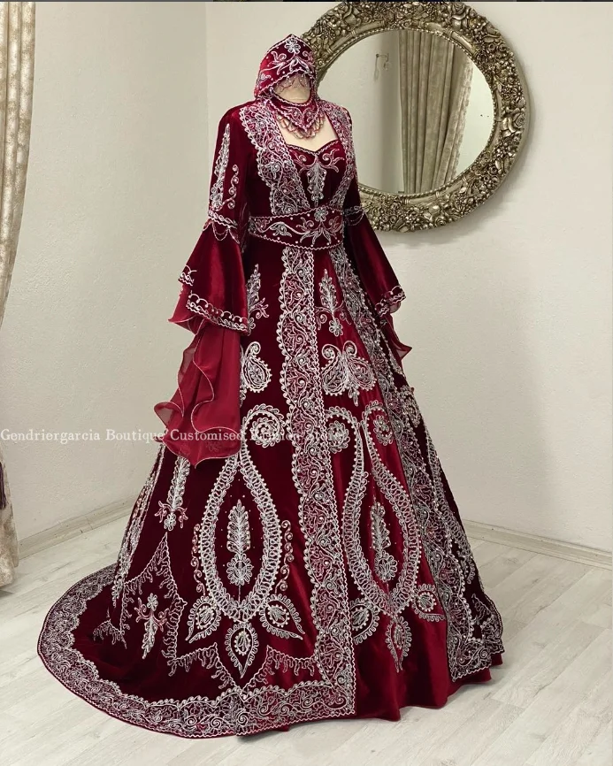 Red Middle Eastern Evening Gown with Long Sleeve Placket Elegant Applique Embroidery Customised A-line Arabian Bridal Gowns