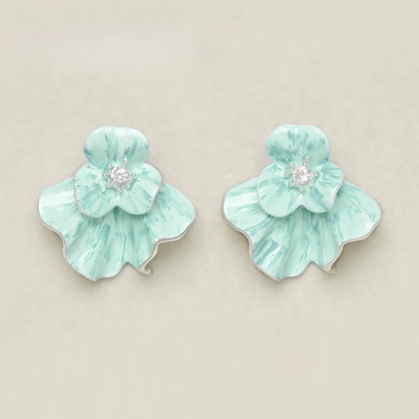 

Summer fresh blue drop glazed flower earrings with vacation style seaside earrings, light luxury and high-end temperament earrings