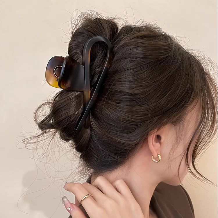 

1 шт. Ретро-заколка для волос из акрила, зажим для хвоста на затылок для женщин, новинка 2026 года, модный зажим-акула, премиум-качество