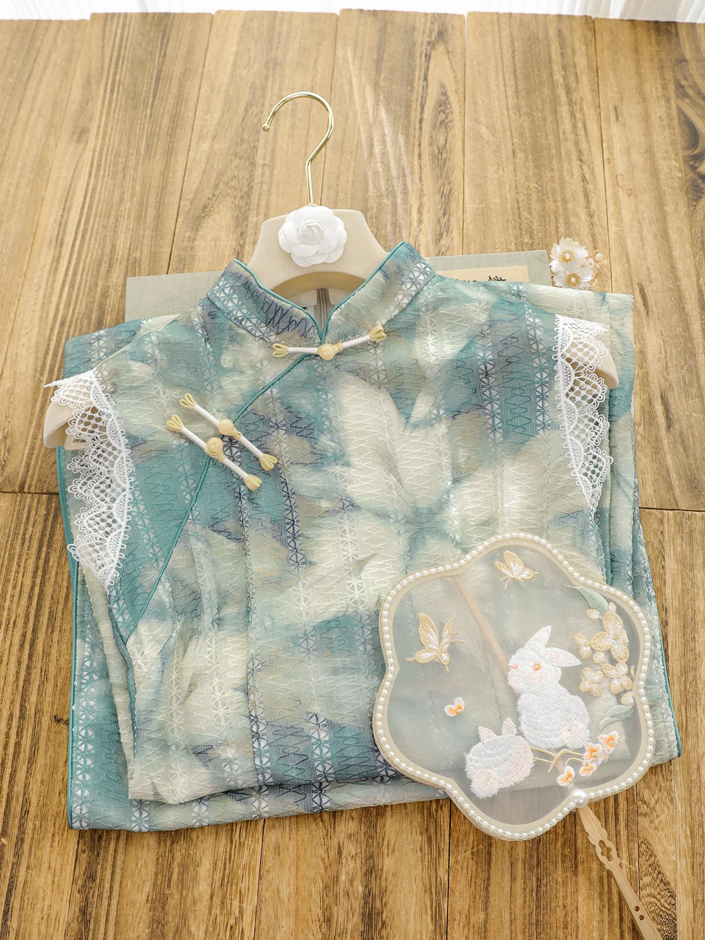 

Женское кружевное платье в стиле ретро для повседневной носки, удобное, длинное, с цветочным узором, из полиэстера