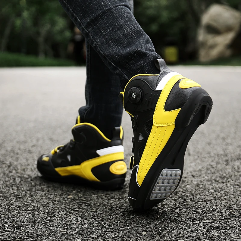 รองเท้าบูทป้องกันสำหรับขี่มอเตอร์ไซค์ผู้ชาย หุ้มข้อสูง ใช้ได้ทุกฤดู กันลื่น ระบายอากาศ รองเท้าบูทสั้นสำหรับขี่ออฟโรด อุปกรณ์รองเท้าปั่นจักรยาน