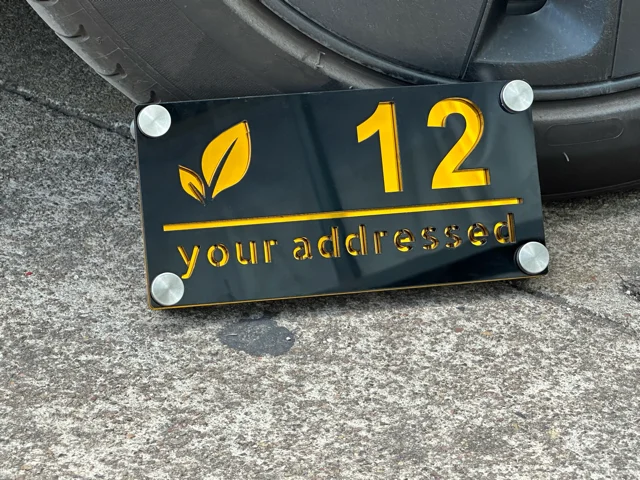 

Modern Acrylic Door Number Signage Custom Mirror-Finish Address Plaques with Advertising Pegs Waterproof Outdoor Door Plates