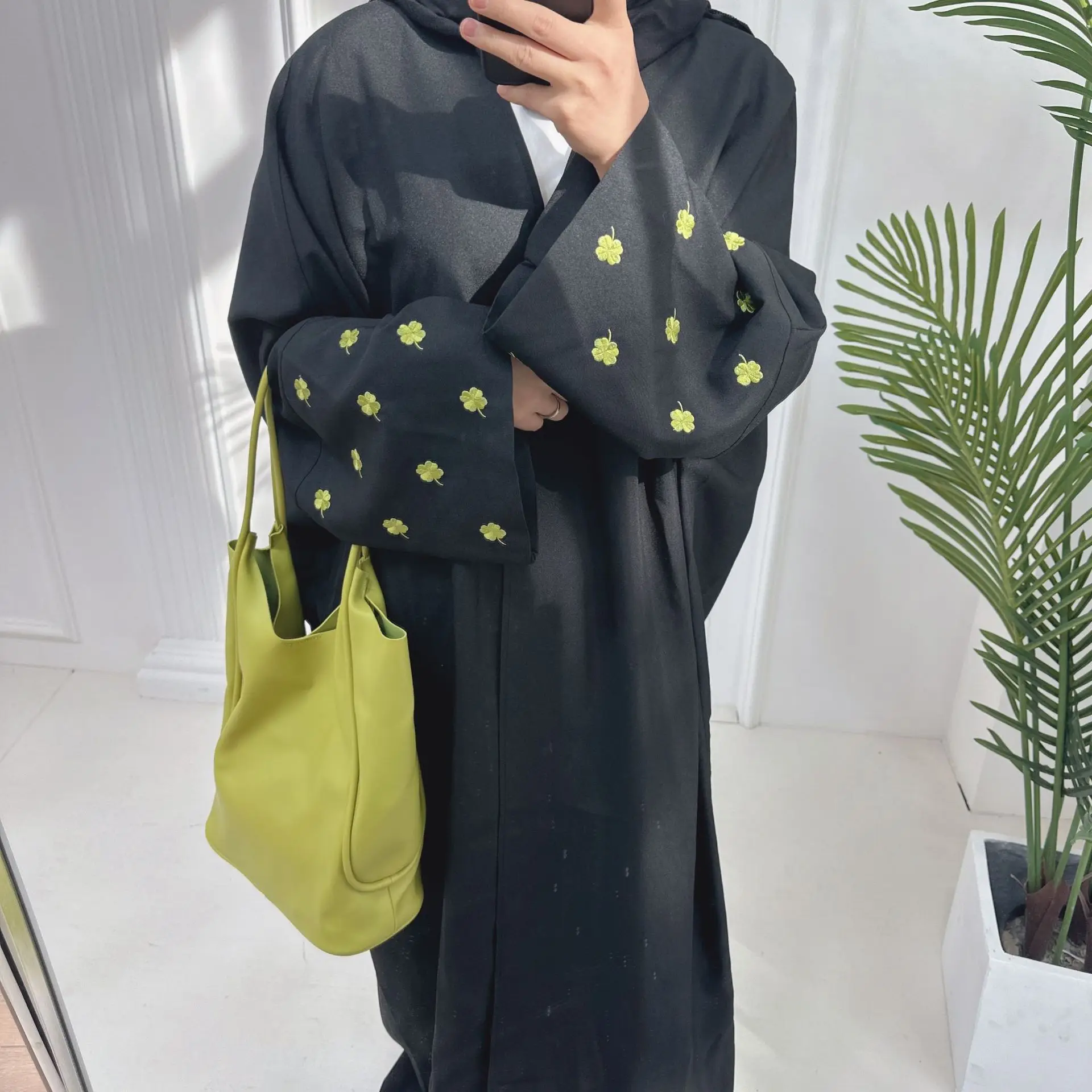 2024 Ramadan Muslim Women Abayas Four Leaf Clover Embroidery Batwing Sleeve Casual Open Kimono Dubai Turkish Kaftan Eid Black