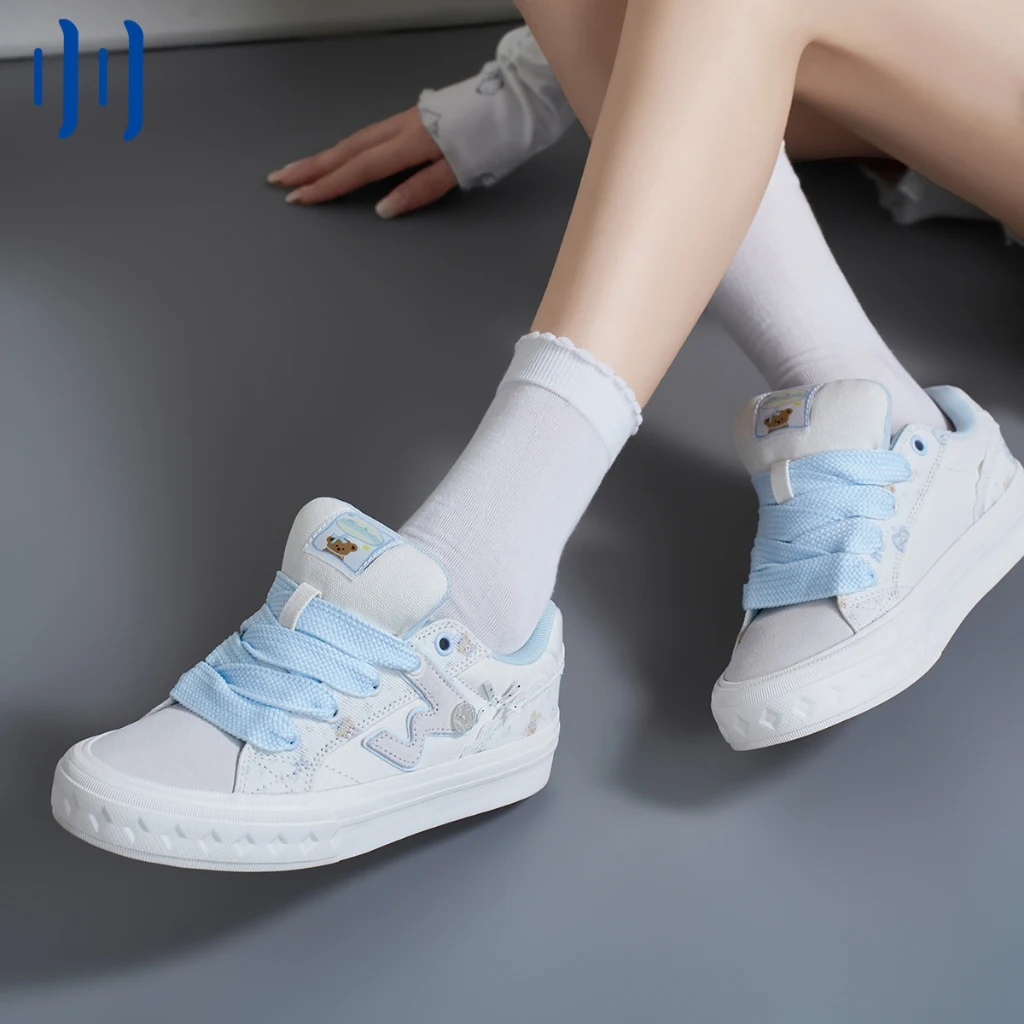 Ollieskate Lace Bear Salt Color Bread Sneakers Soft Flat Retro Skate Shoes For Men Women Students
