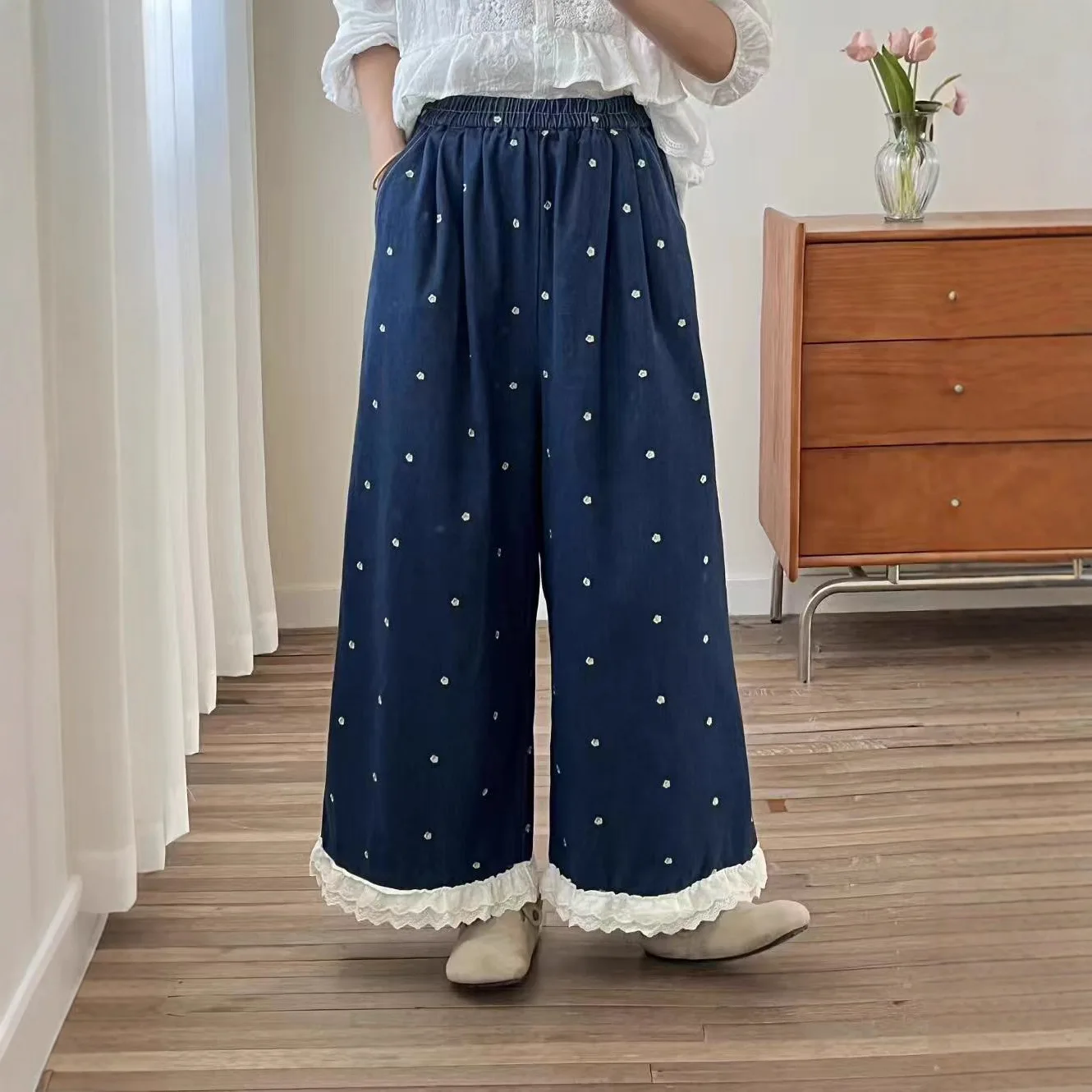

Japanese Vintage Mori Girl Flower Embroidery Denim Wide Leg Pants Women Autumn Elastic Waist Casual Loose Straight Jeans Pants