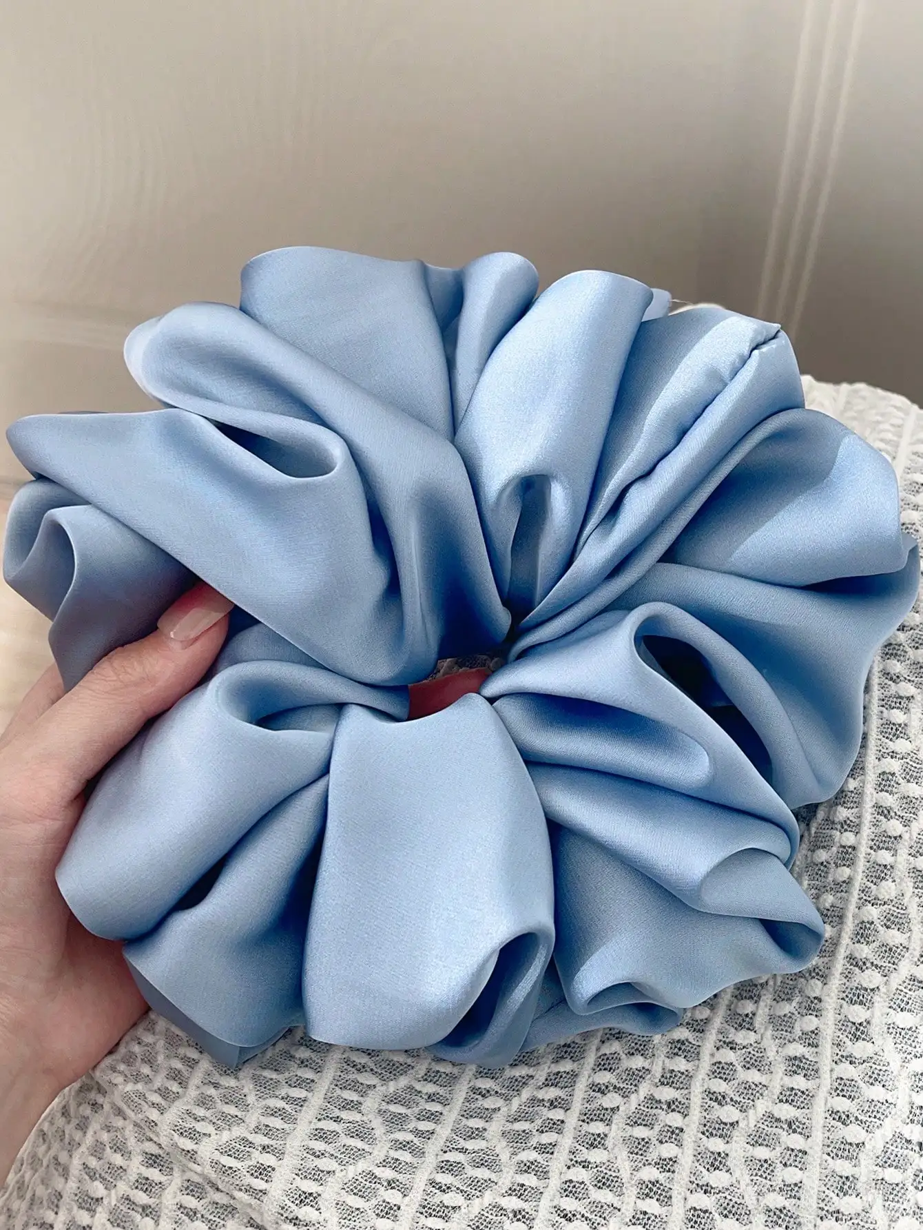 1 Stück extra große Kunstseide, flauschig, hohe Elastizität, weich und seidig, luxuriös, lässig, bequem, modisch, Scrunchie für Damen – Detail 7