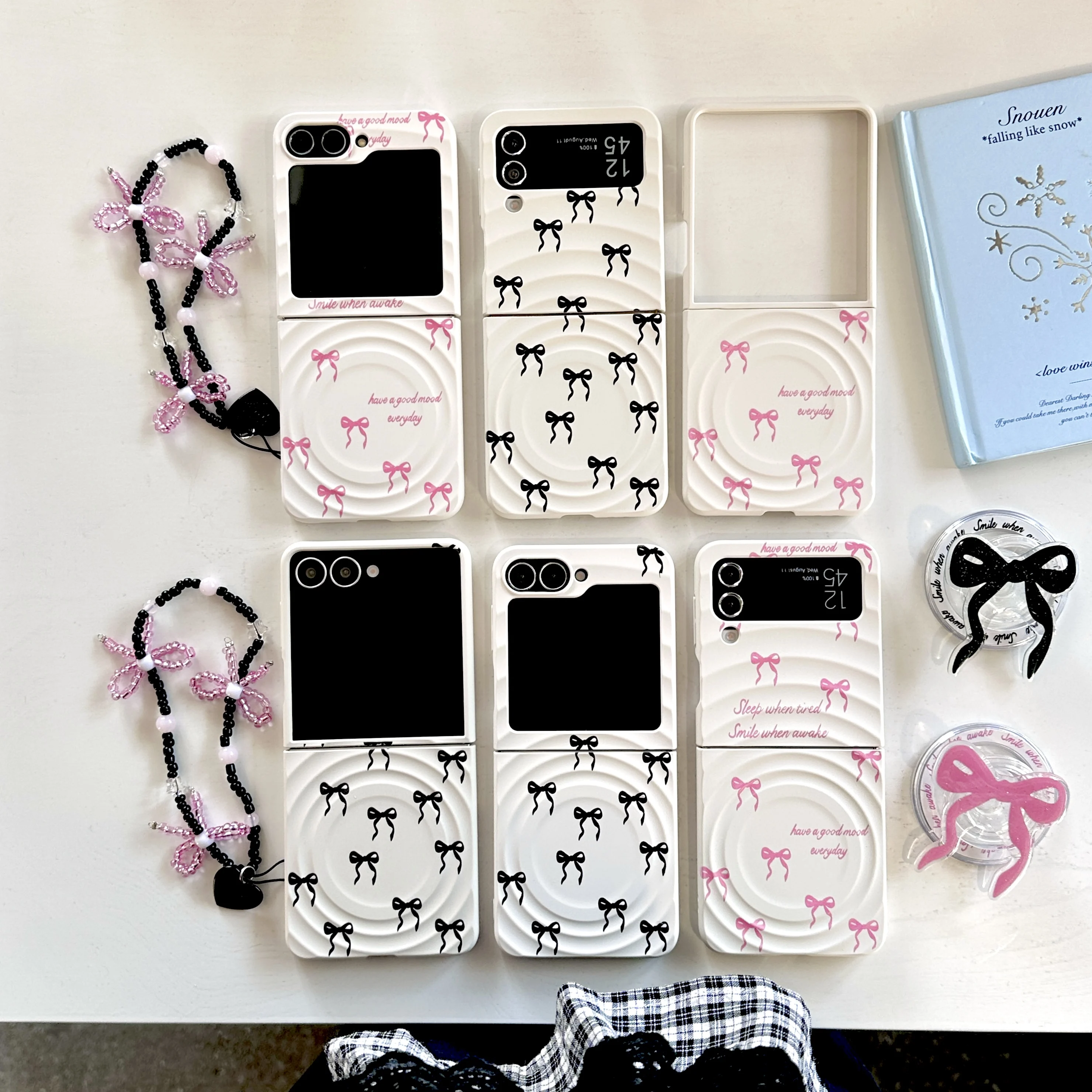 

Back Cover For Samsung Galaxy Z Flip 7 6 5 4 3 Case Big Bowknot Magnetic Attraction Bracket Bracelet Chain Phone Case