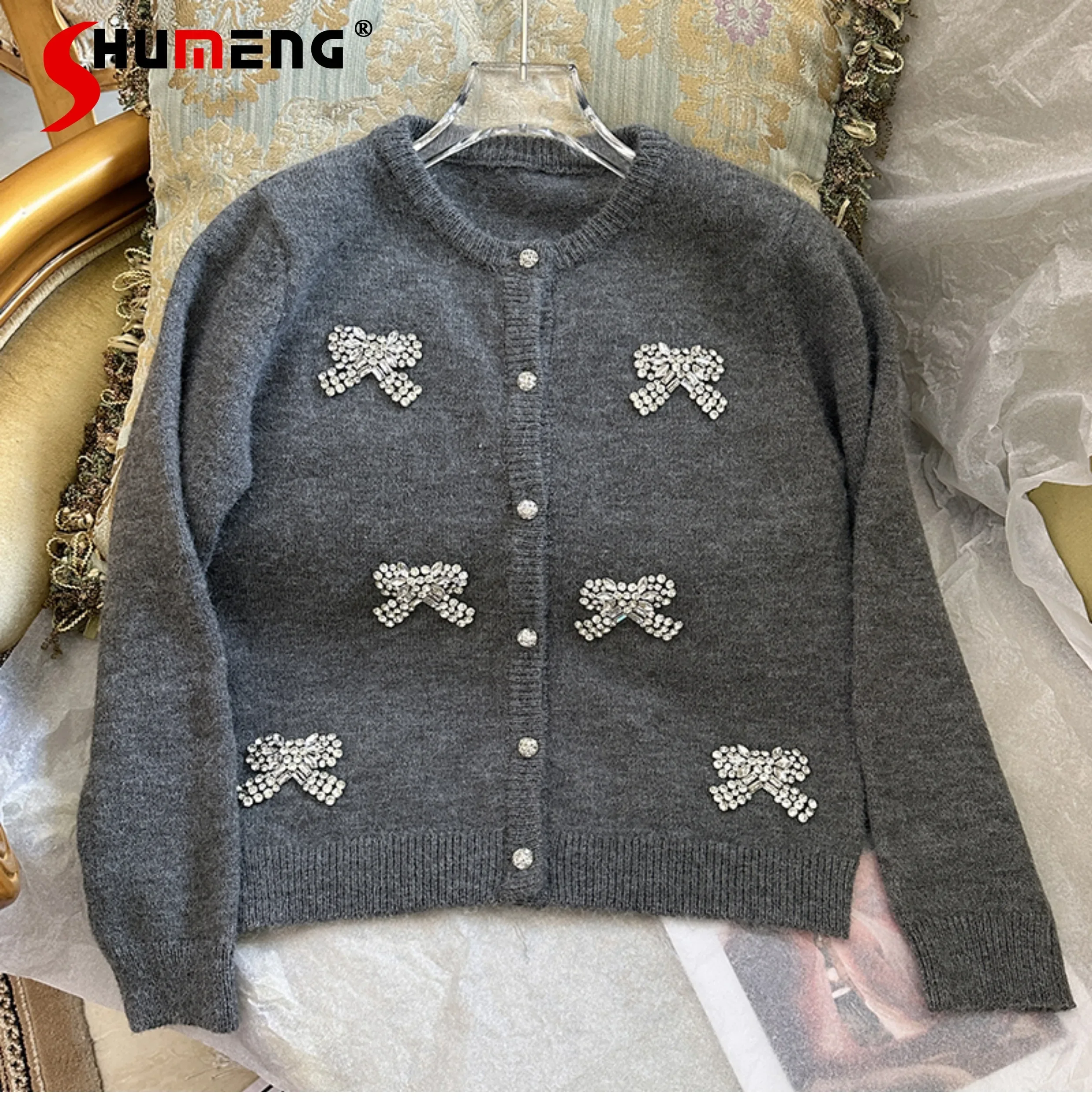 

2024 Autumn New Feminine Embroidered Bead Diamond Long-sleeve Sweater Jacket Gray Knitwears Slimming Short Bow Knitted Cardigan