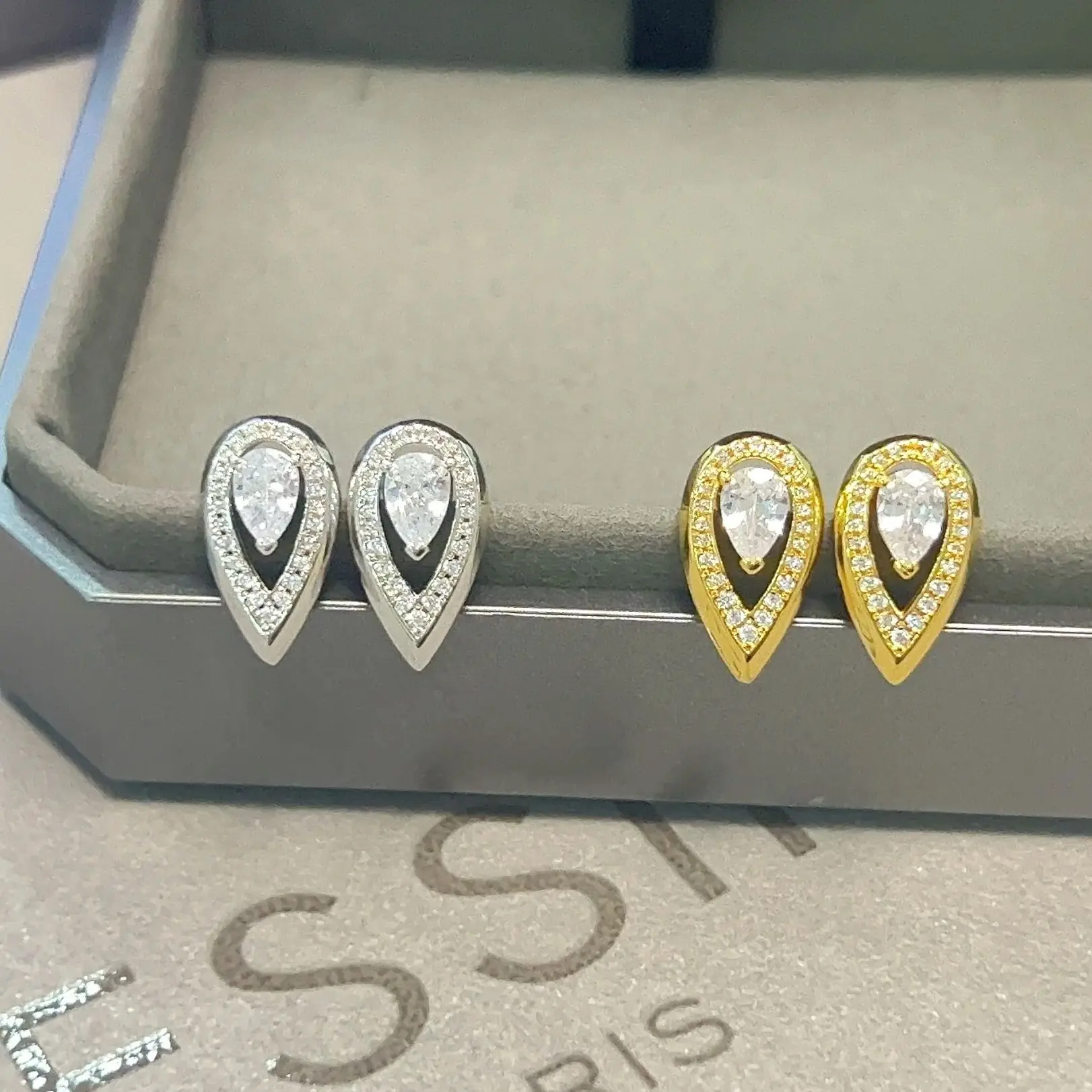 

Fashionable and trendy pure silver s925 FINERY series messik design style water droplet shaped simple diamond earrings for women