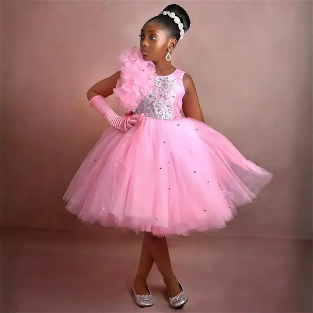 فستان فتاة الزهور الفاخر المخصص لحفلات الزفاف من الساتان المطرز بدون أكمام مع فيونكة للأطفال وحفلات أعياد الميلاد الأولى