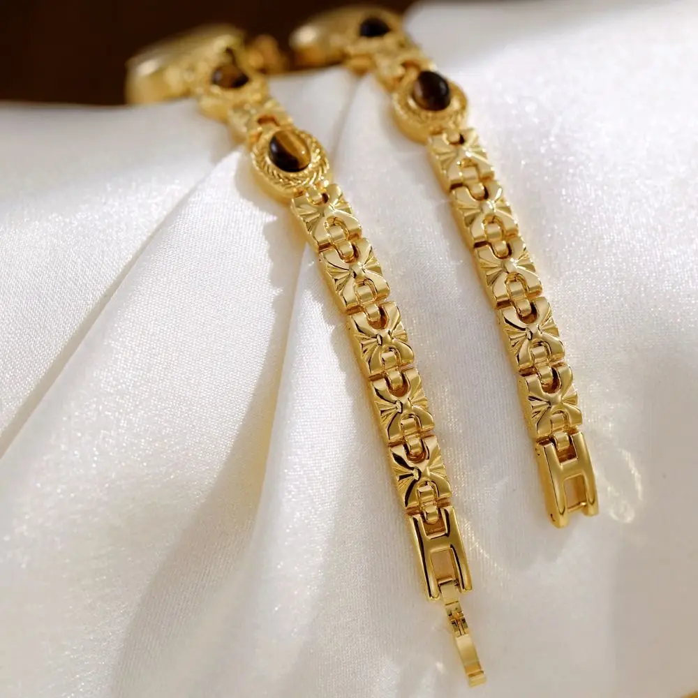 Trendy Elegant Women's Bracelet Watch Exquisite Retro Quartz Wristwatch Decorative Simple Women's Wrist Watch Female Gift