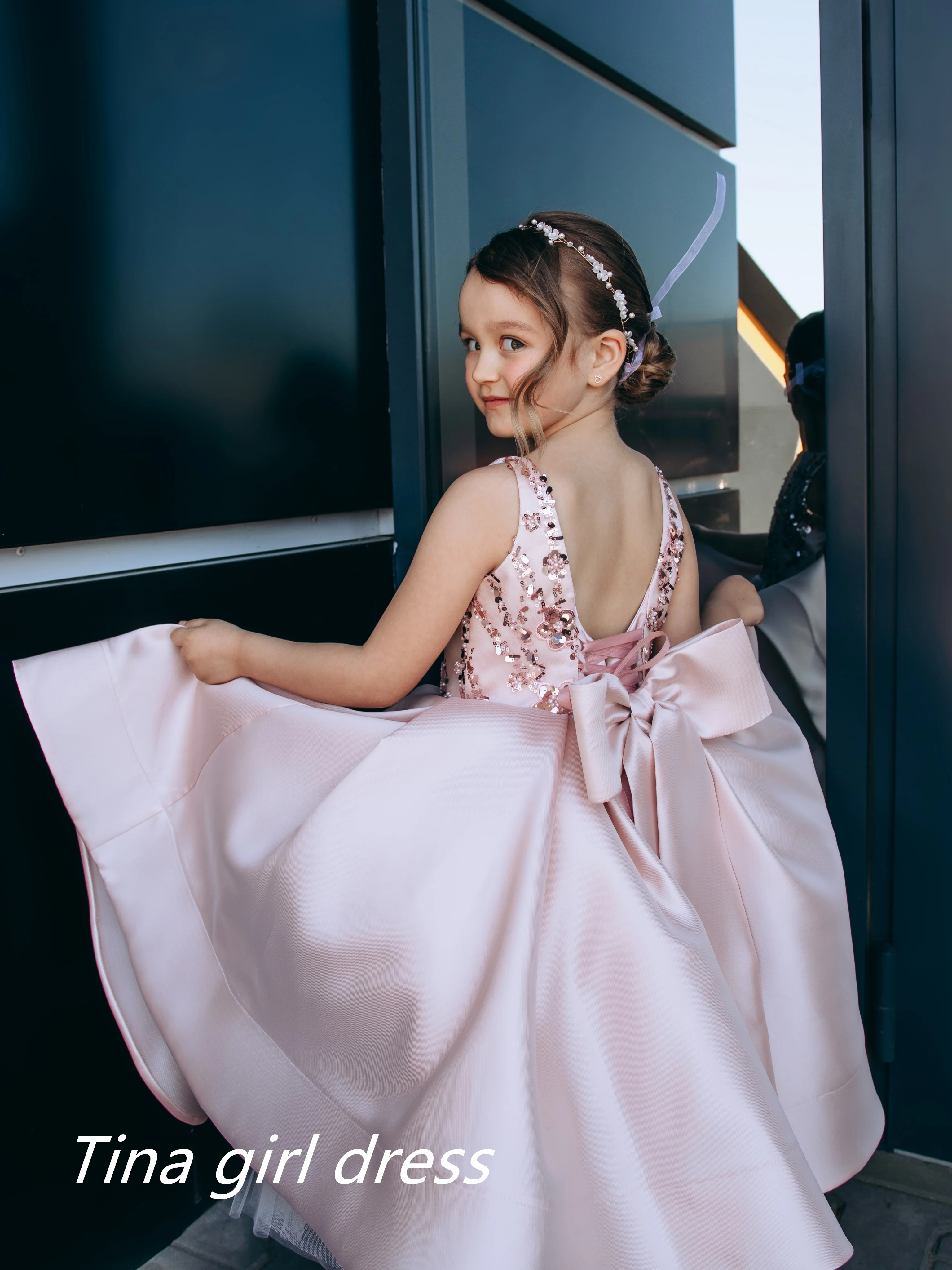 Pink Satin Flower Girl Dresses for Wedding Sleeveless with Bow Beading Kids Party Birthday First Communion Ball Gown Custom