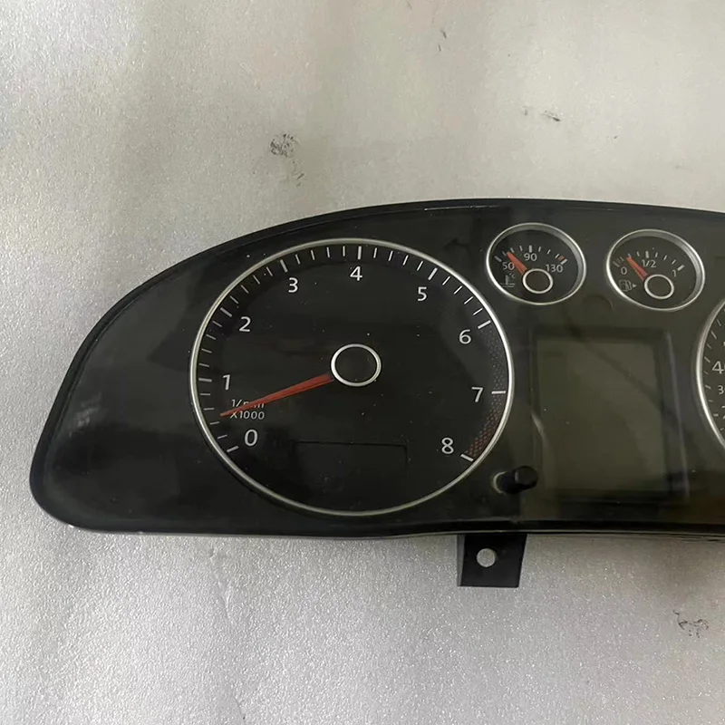 Suitable for Volkswagen Golf 4 BORA 848E 826A second-hand parts second-hand original disassembly instrument panel assembly