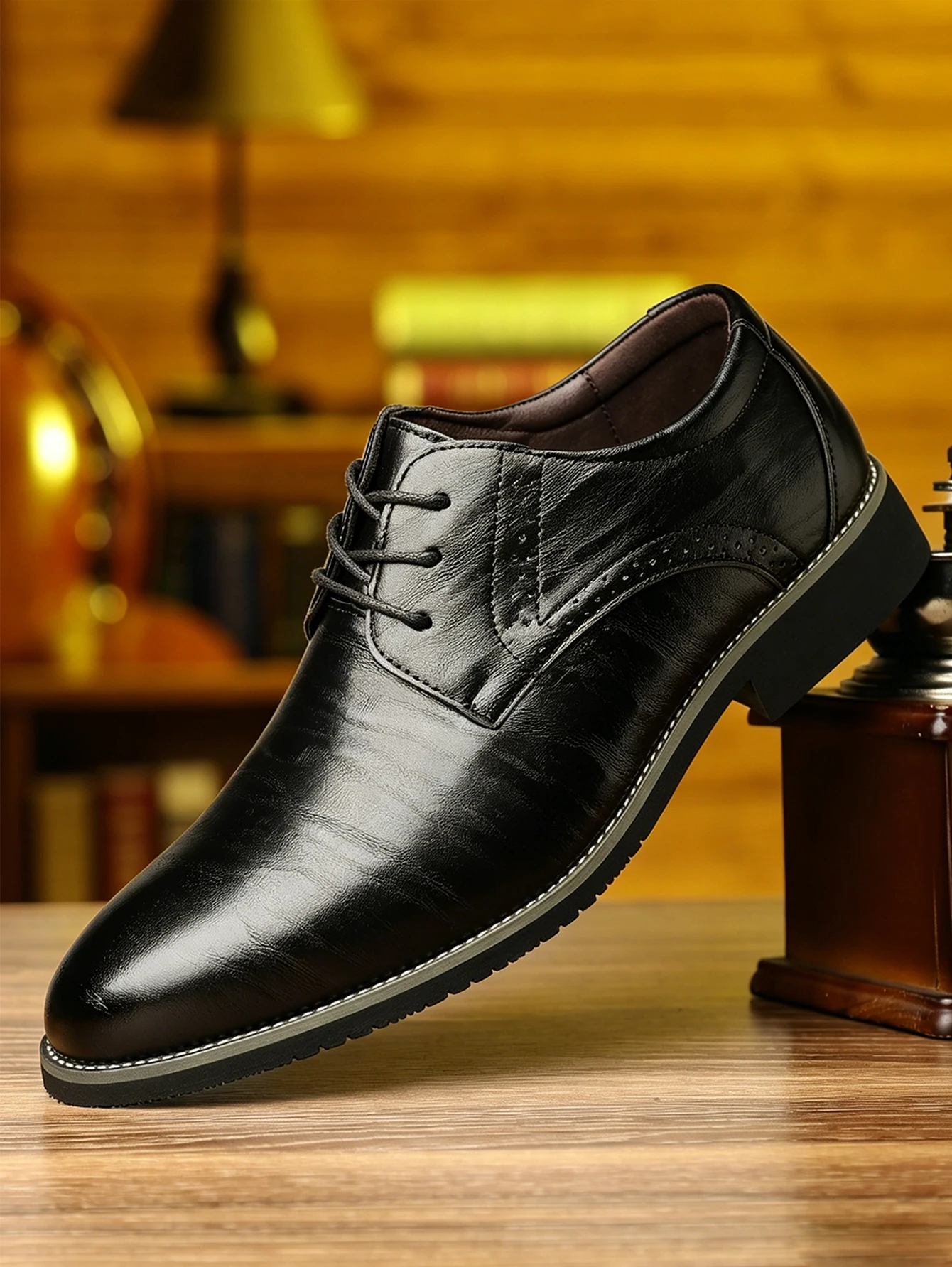 QRLQRL Hochwertige Herren Klassische Schwarze Komfortable Oxford-Schuhe Herren Rindsleder Geschnitzte Business-Bankett-Freizeit-Lederschuhe