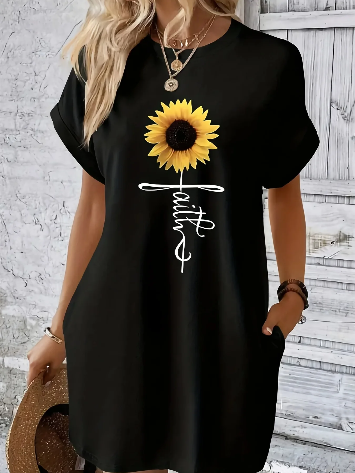 Robe t-shirt décontractée en tricot pour femmes, avec imprimé cœur, col rond, manches courtes, haut à la mode, noir avec motif de drapeau coloré