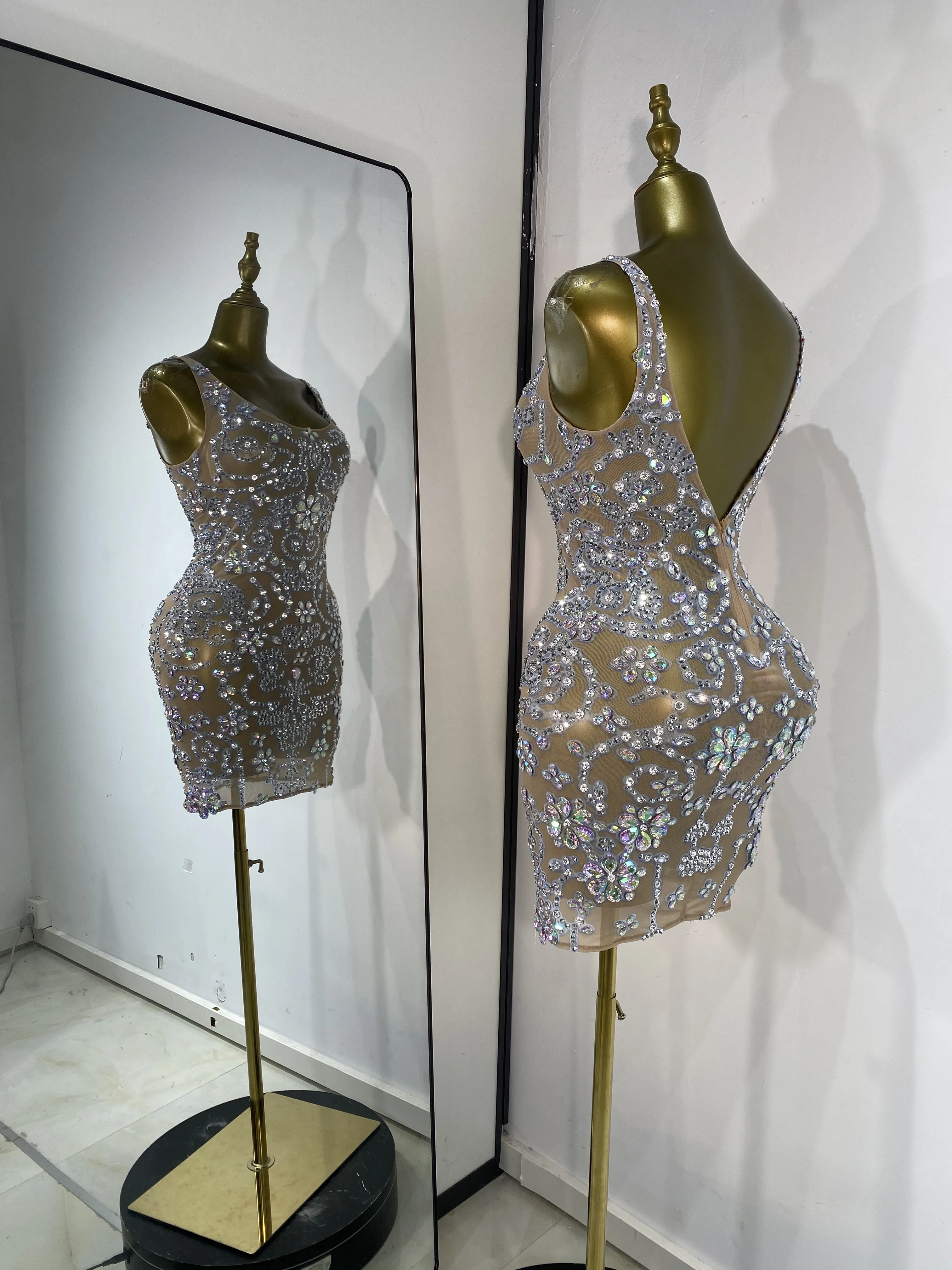 Brilhante strass malha vestido transparente feminino sexy sem mangas bodycon mini celebridade noite clube vestido de festa trajes de palco