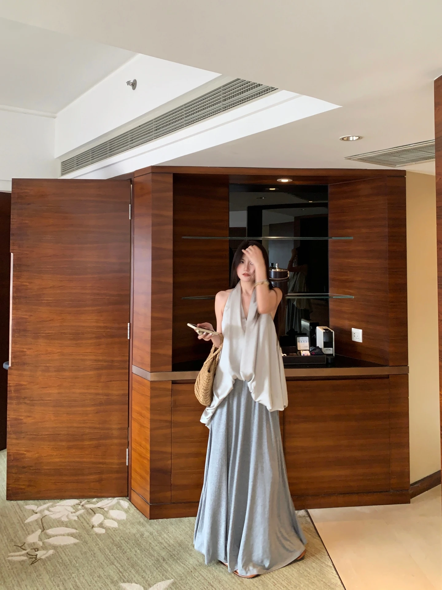 

Женская макси-юбка свободного кроя с эластичным поясом, ультрадлинная, с высокой эластичностью, с карманами, драпированная, со сборками