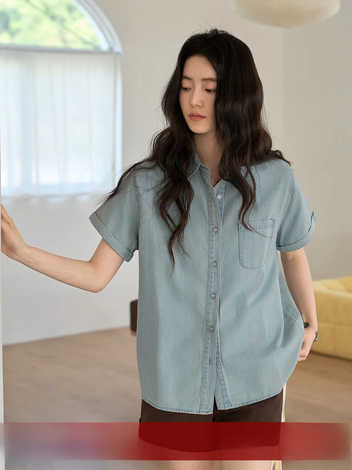 

Синяя винтажная джинсовая рубашка с коротким рукавом и эффектом потертости, женская, свободного кроя, стройнящая, тонкая, в корейском стиле, для повседневной носки, с обычным рукавом