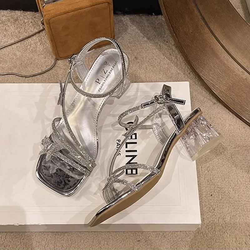 صنادل نسائية موديل 2025 بكعب عريض جديد للفتيات للربيع مكتنزة ريترو عالية الراحة موضة حجر الراين فضائح السيدات مضخات كريستال #2