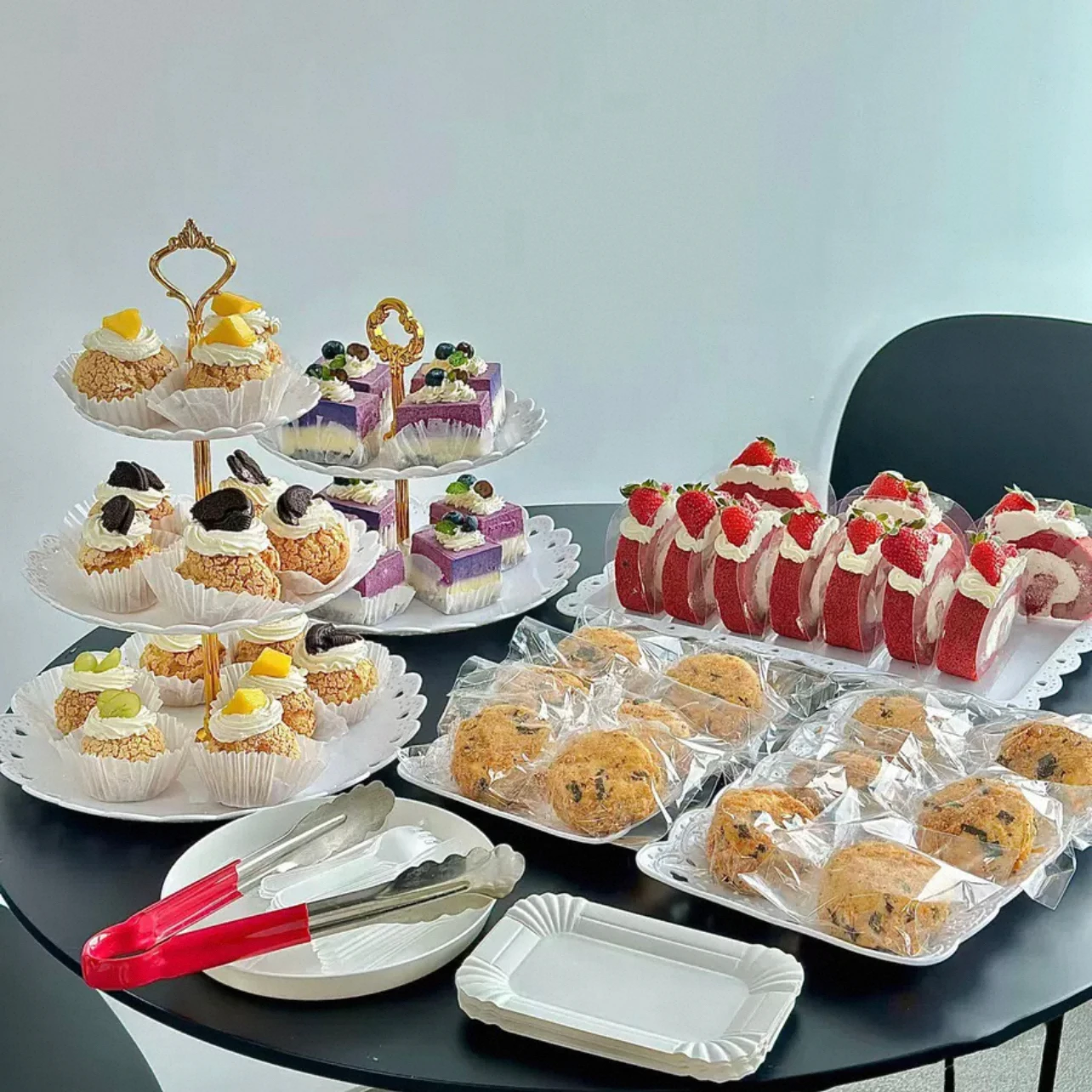 

Christmas Dessert Stand Set 3-Tier 2-Tier White Gold Cake Holder Elegant Party Decor for Wedding Birthday Dessert Display Stand