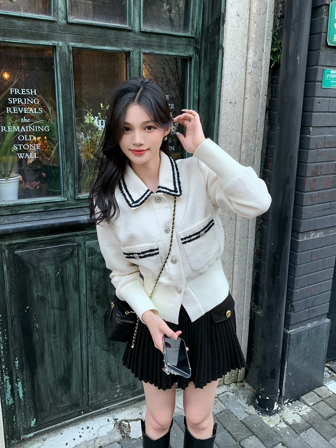 

EU IIWAN Slim Fit Knit Jaet Women's Color Blo Design Waist Cinching Slimming Outerwear Faionable Button Detail