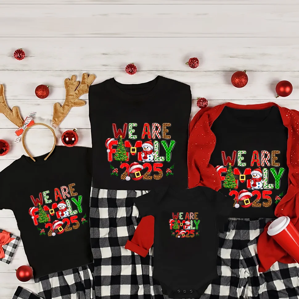 We Are Family 2025 Print Shirts Family Matching T-shirt Daddy / Mommy / Ssis/ Bro / BABY Xmas Party Top Clothes Christmas Gift