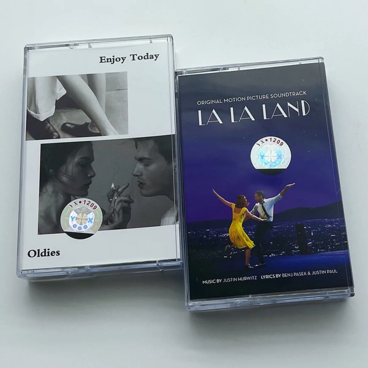 

Classic Nostalgic English Old Songs Compilation & La La Land Original Soundtrack Cassette Tapes Retro Jazz Pop Music Collection