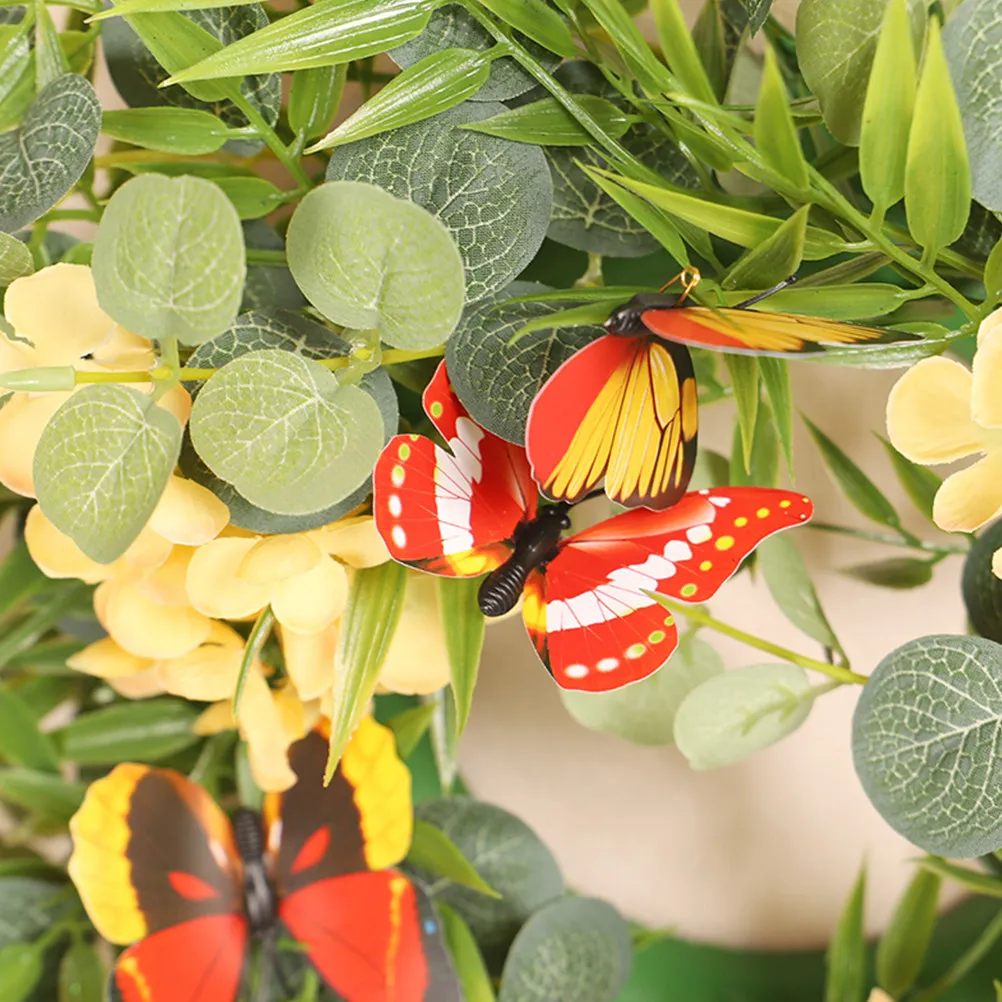 

Искусственный венок с бабочками и зеленым эвкалиптом, имитация висячего венка для входной двери, праздничный декор для встречи гостей