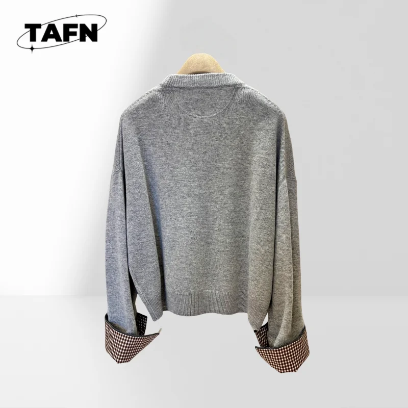 Miękki i wygodny sweter damski z dzianiny kablowej, idealny na wygodne dni, lekki i elegancki na każdą okazję AH1632