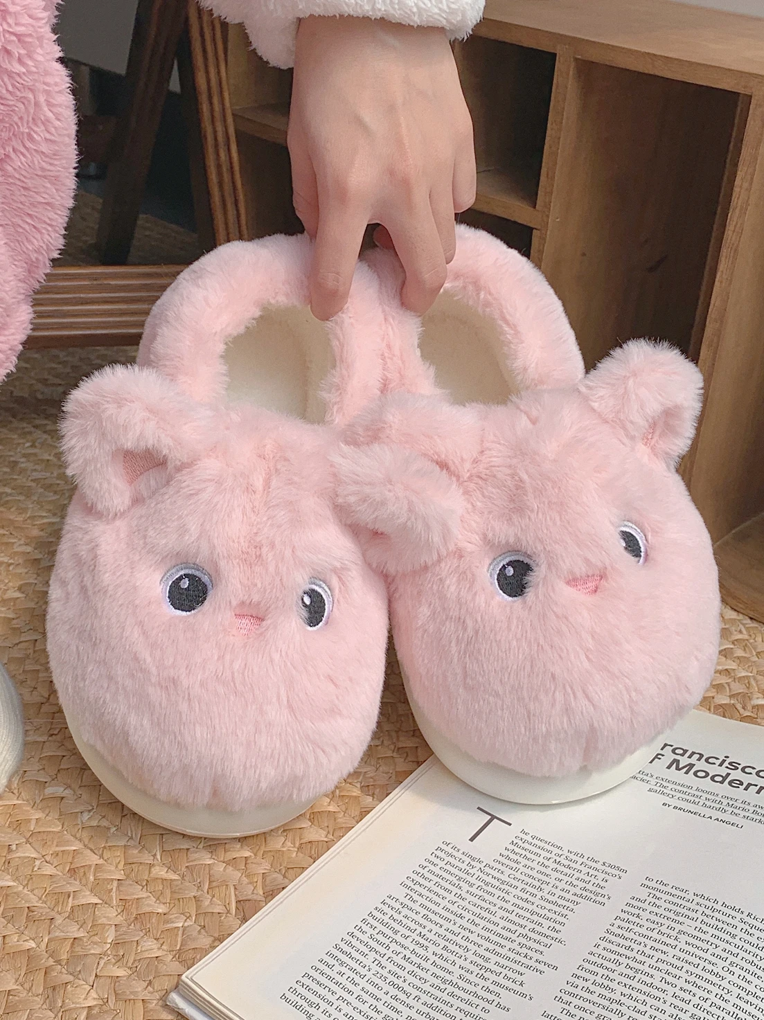 Pink Kitten Plush Home Slippers Women Cute Bear Cat Shoes INS Women's Winter Warmth Household Cotton Slippers Female