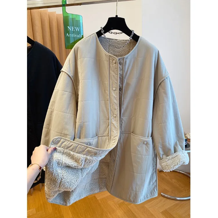 

Elegant Women's Mid-Length Cotton Jacket with Lamb Fur Warm Versatile Loose Fit Winter Outerwear Retro Style