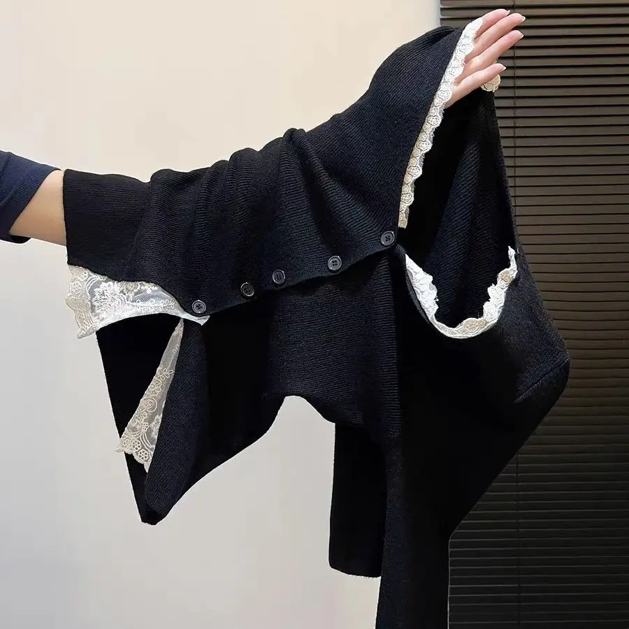 Jesienno-zimowa nowa damska długa bluzka z dekoltem w serek, koronkowymi wstawkami, dopasowany krój, wysokiej jakości, codzienna, modna góra.