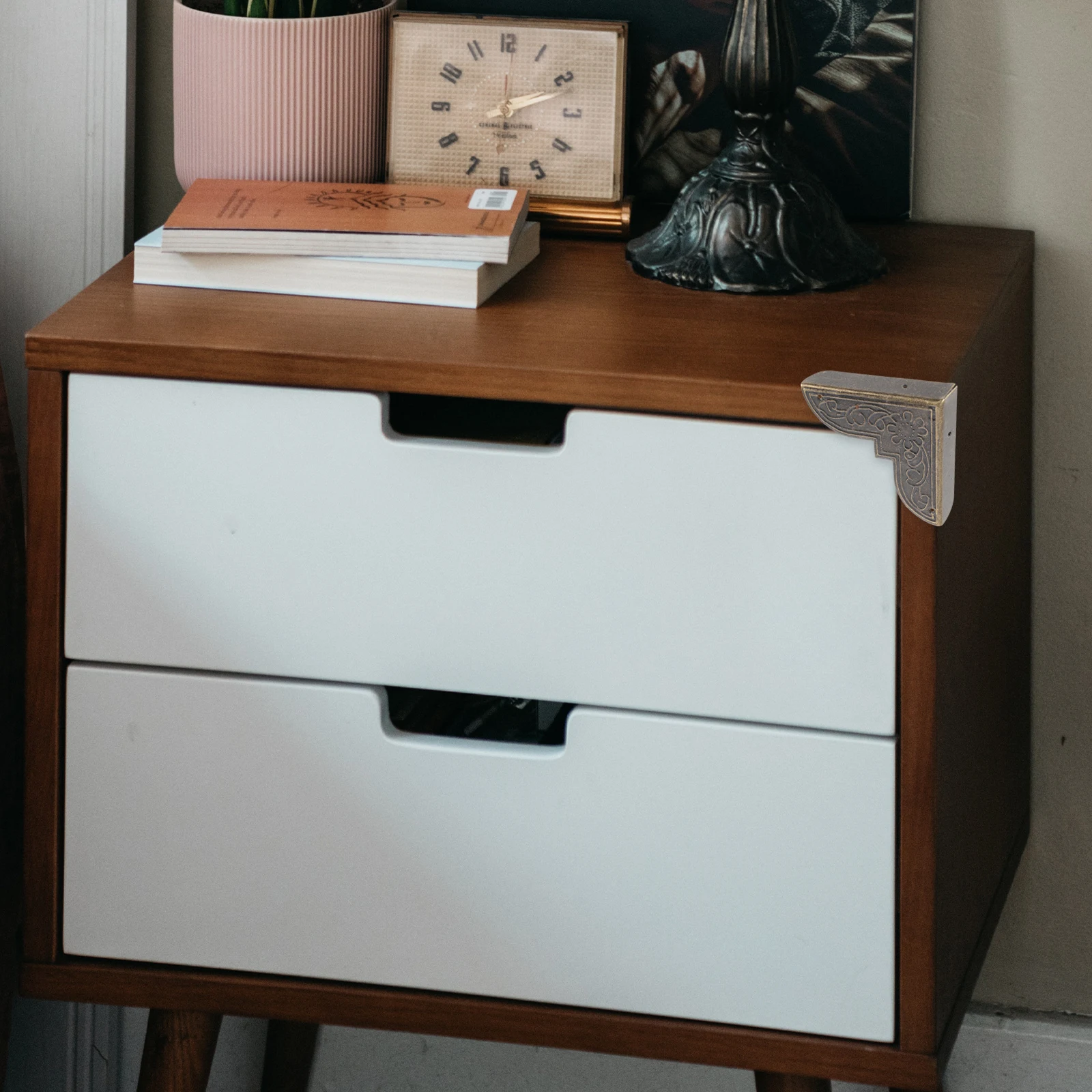 

20Pcs Vintage Metal Corner Protectors Decorative Box Corners Guards Antique Wooden Box Wrap Alloy Corner Guard