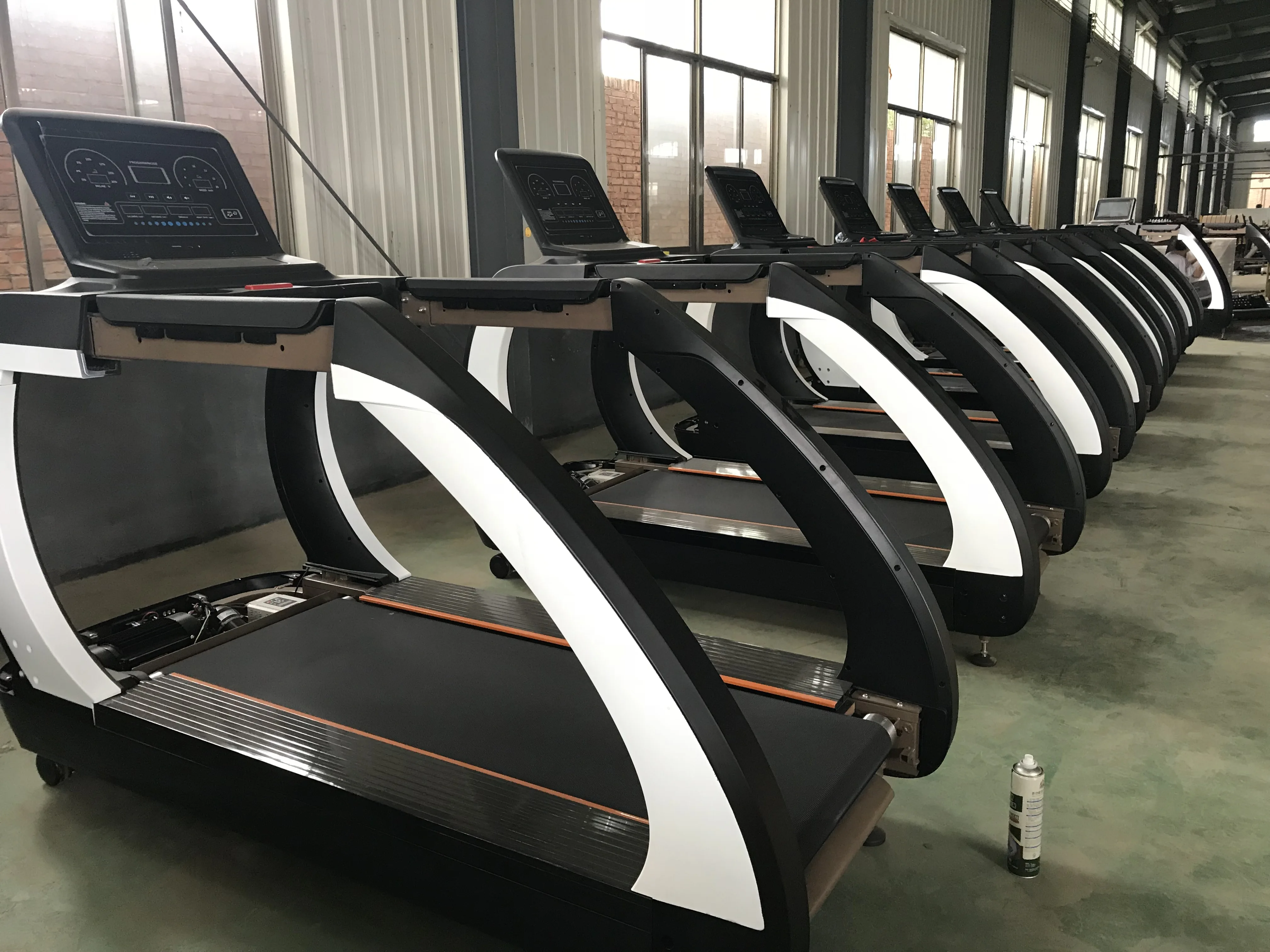 เครื่องวิ่งสายพาน 6 แรงม้า สำหรับฟิตเนส โรงงานผู้ผลิต