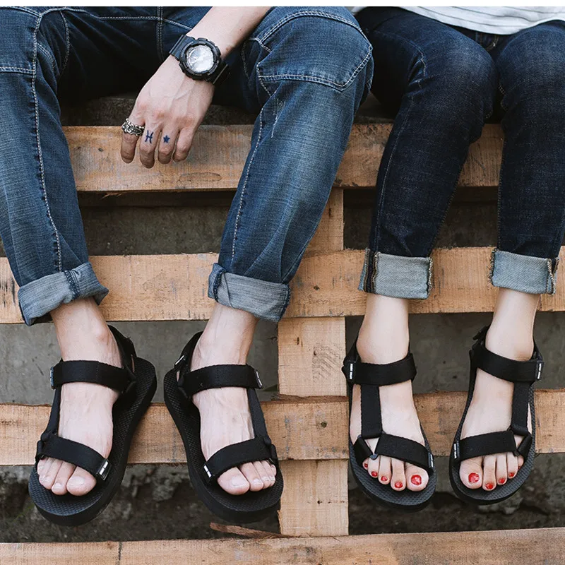 Men's Sandals 2025 Summer New Couple Beach Shoes Korean Style Versatile Outdoor Wear Magic Tape Strap Fashionable Sandals