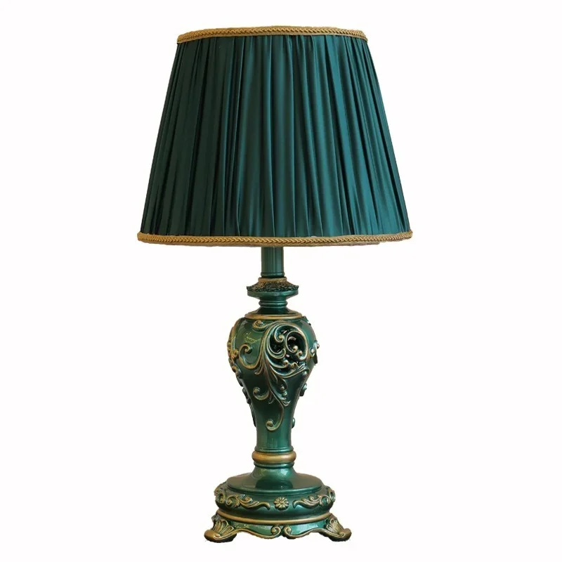 European Classical Lightweight Luxury Studio Resin Table Lamp Retro Living Room Bedside American Table Lamp