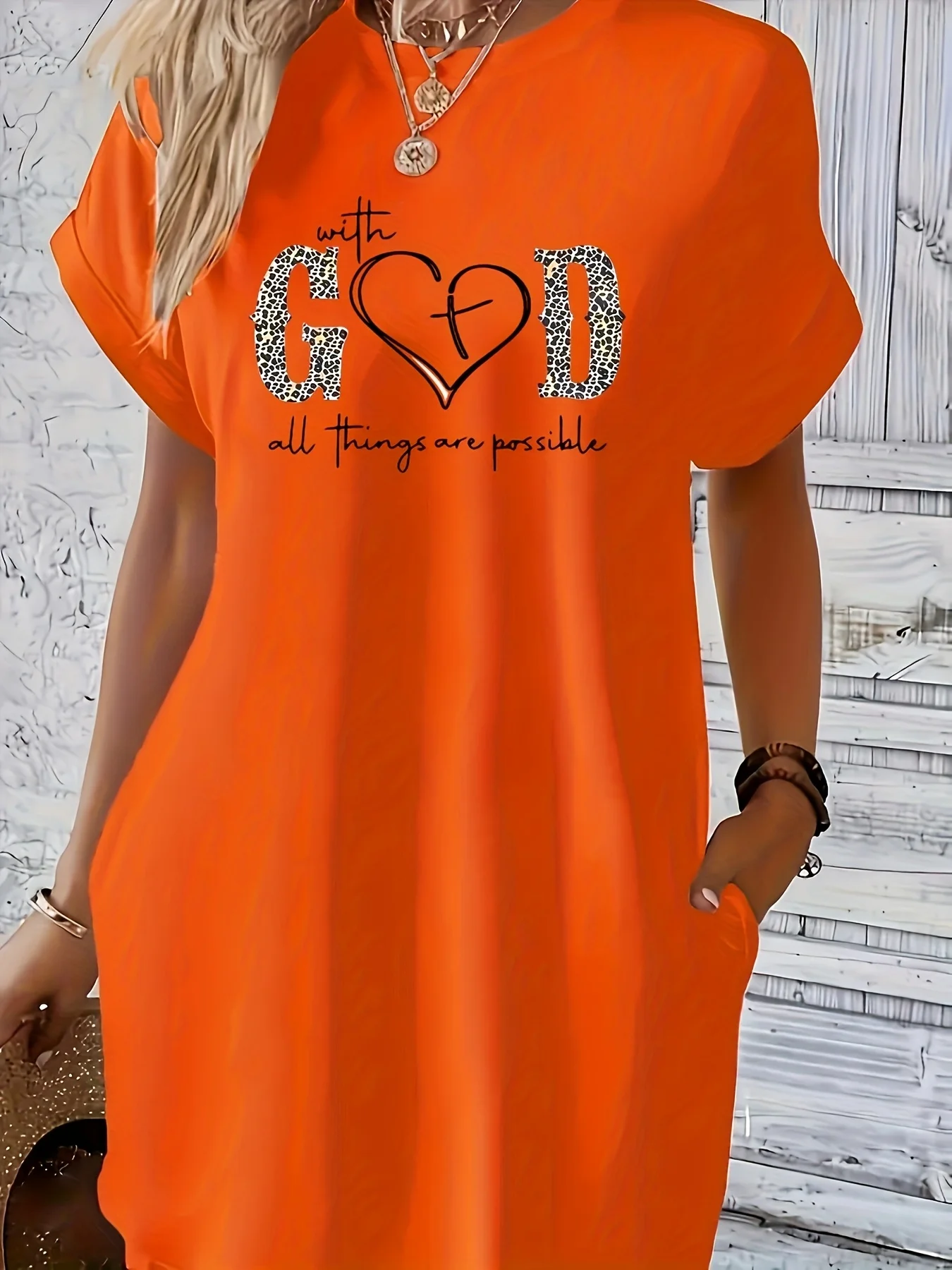 Robe t-shirt décontractée en tricot pour femmes, avec lettres de dieu imprimées, col rond, manches courtes, haut à la mode, noir avec motif de drapeau coloré