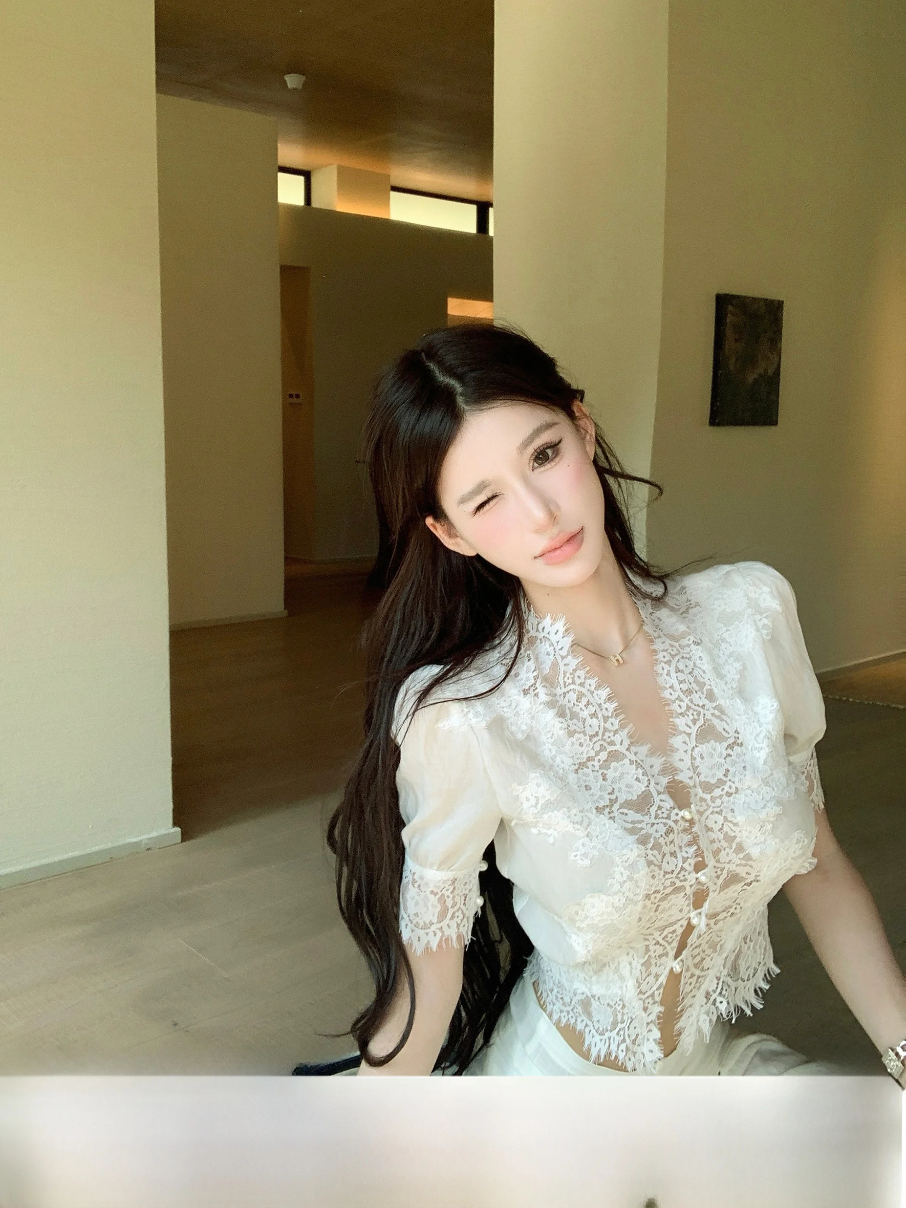 

French Style Lace Bubble Sleeve Top Casual Pants Spring Summer V Neck Short Sleeve Women's Shirt Pure Color Casual Wear