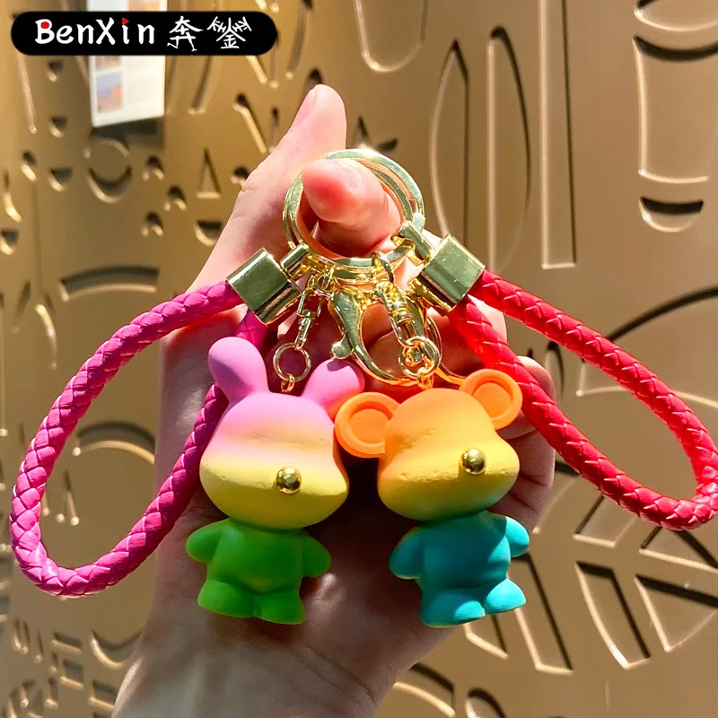 Minso ハイエンドクリエイティブレインボーキャンディーベアウサギキーホルダー、スクールバッグペンダント、かわいい樹脂人形車キーホルダー、小さなギフト