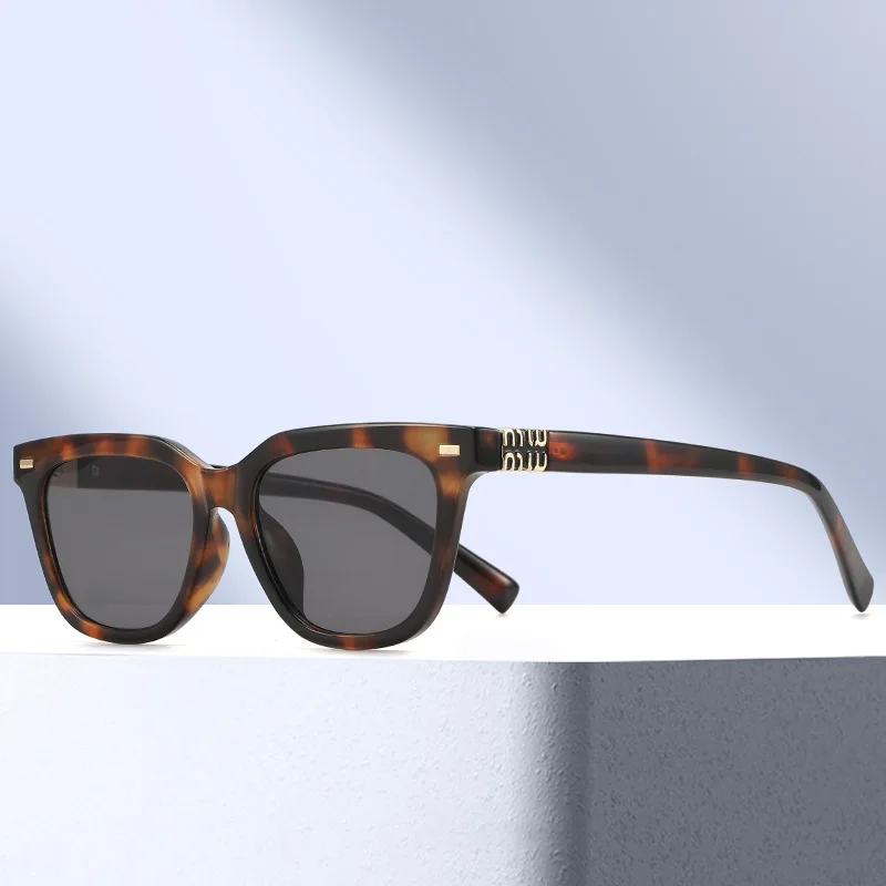 

2025 New Women's Retro Square Sunglasses - Vintage Cat Eye Design, UV400 Protection, Polarized Lenses, Fashion Unisex Shades​