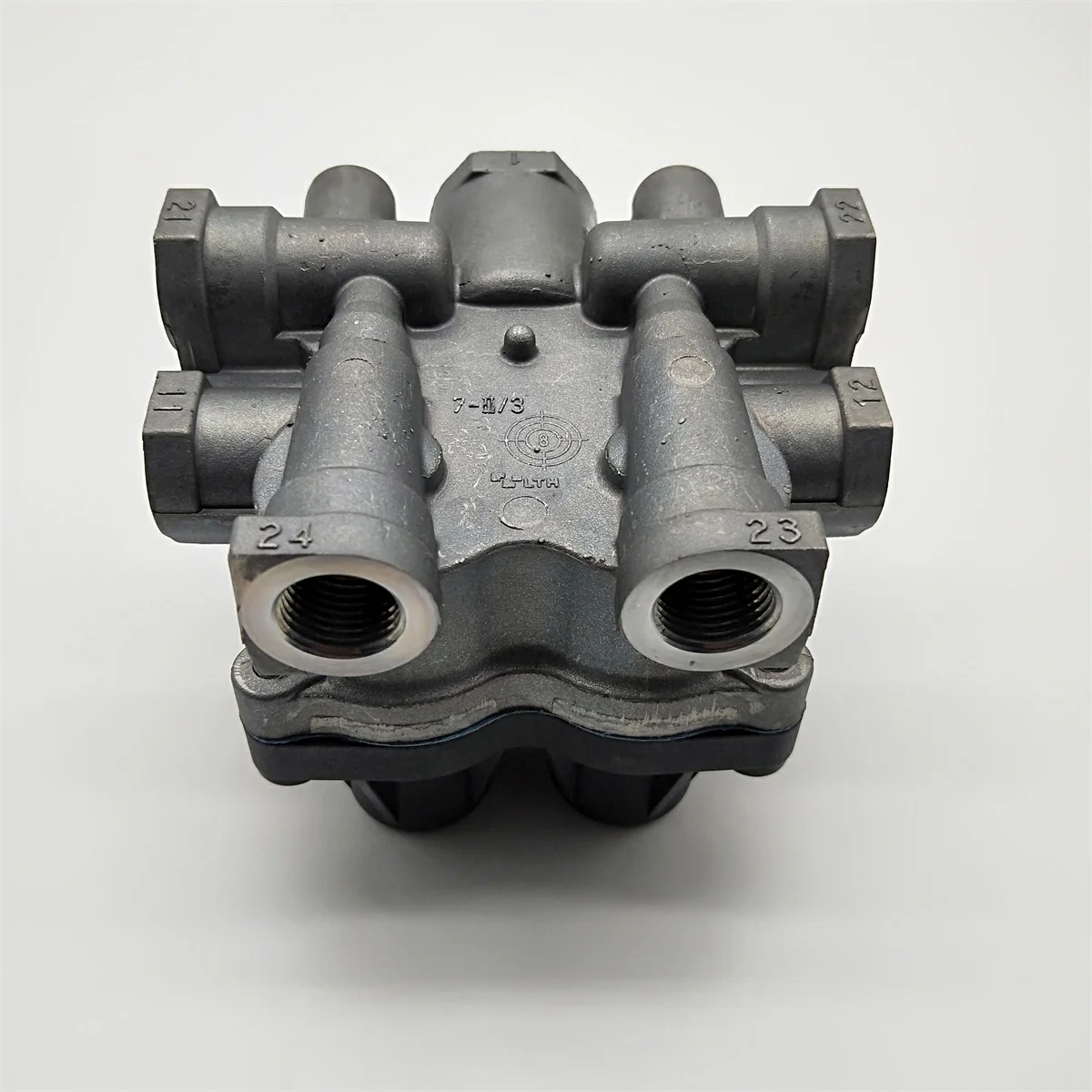Spare Parts for Volvo Trucks VOP 21225479 Multi-circuit Protection Valve Provia