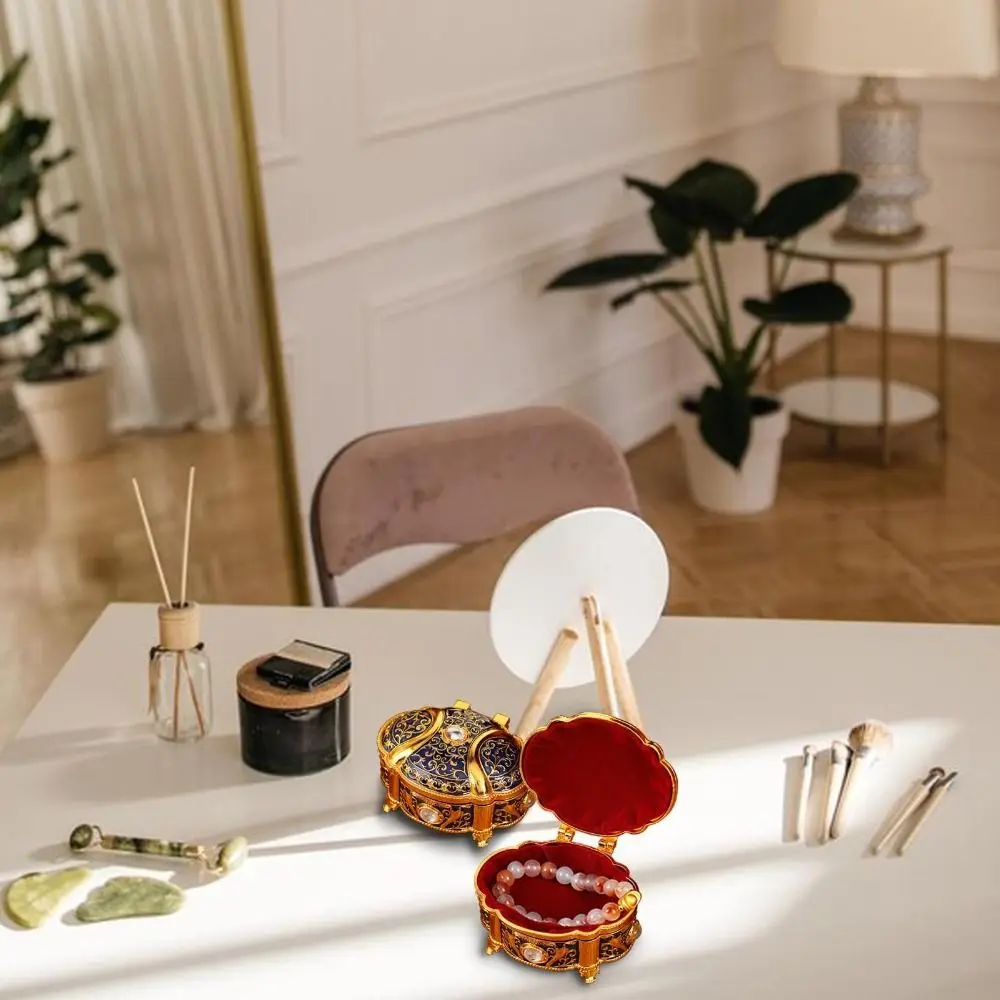 

Vintage Style Jewelry Organizer Oval Shape Relief Design Jewelry Storage Case Flip Open Zinc Alloy Trinket Box For Women