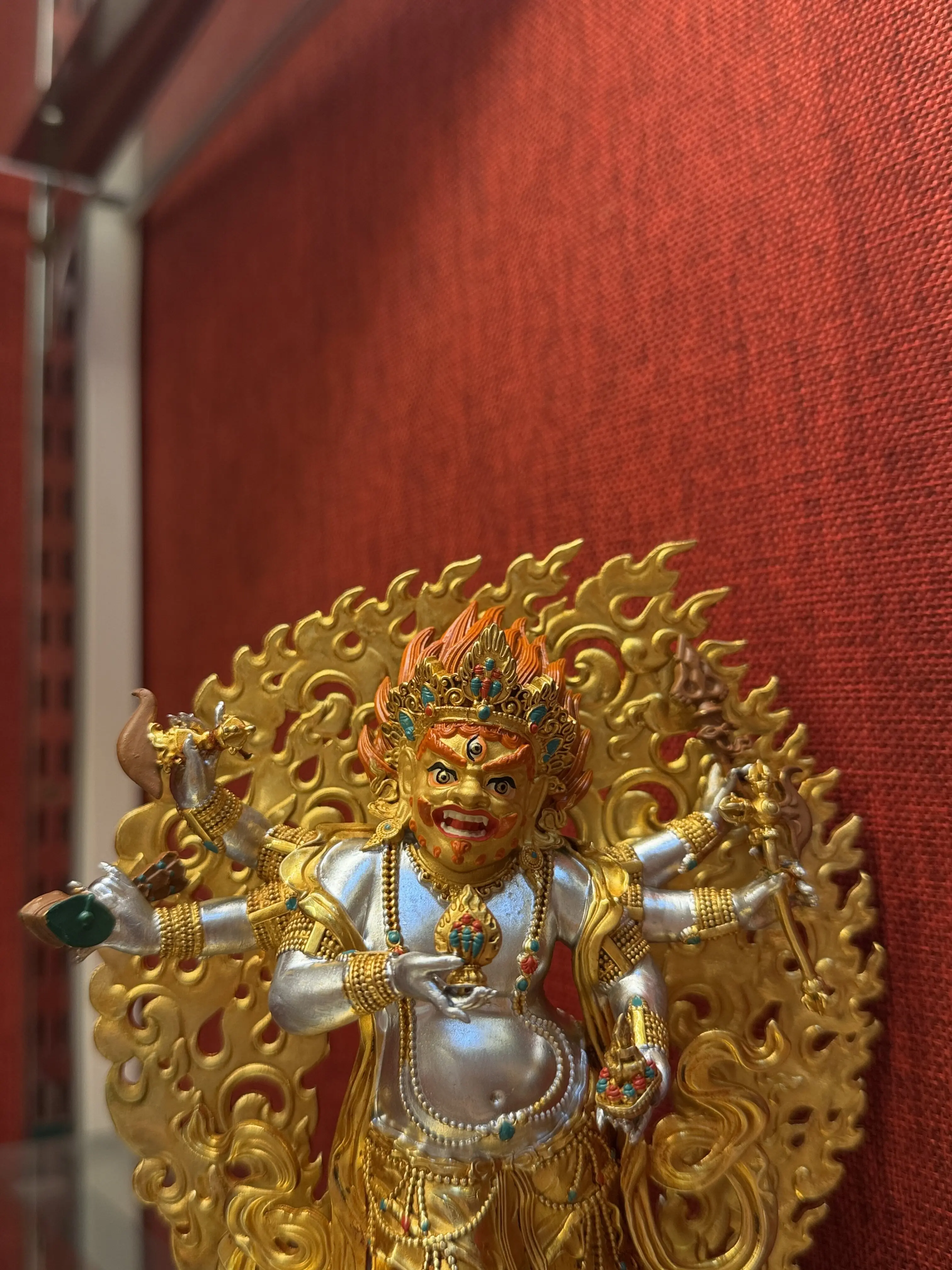 White parent master six-armed Mahogala height 15 cm pure copper gilt face painting process