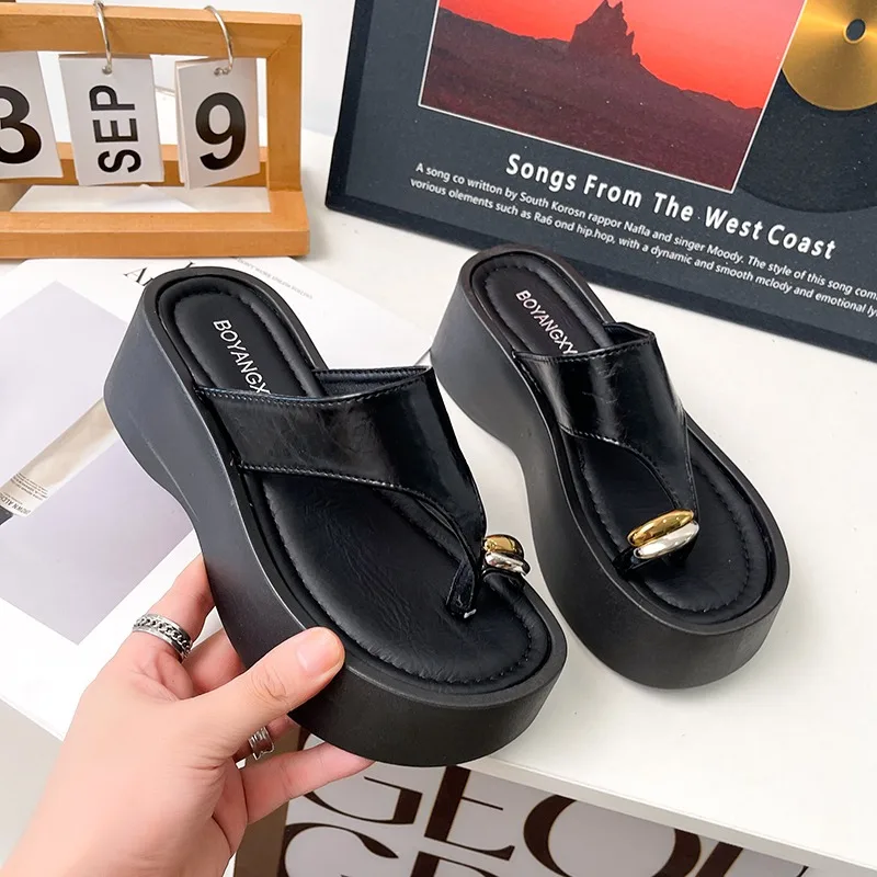 Round Toe Loop Women's Comfortable Rhinestone Metal Buckle Embellishment Slippers 2026 New Summer Women Wedge High Heel Sandals