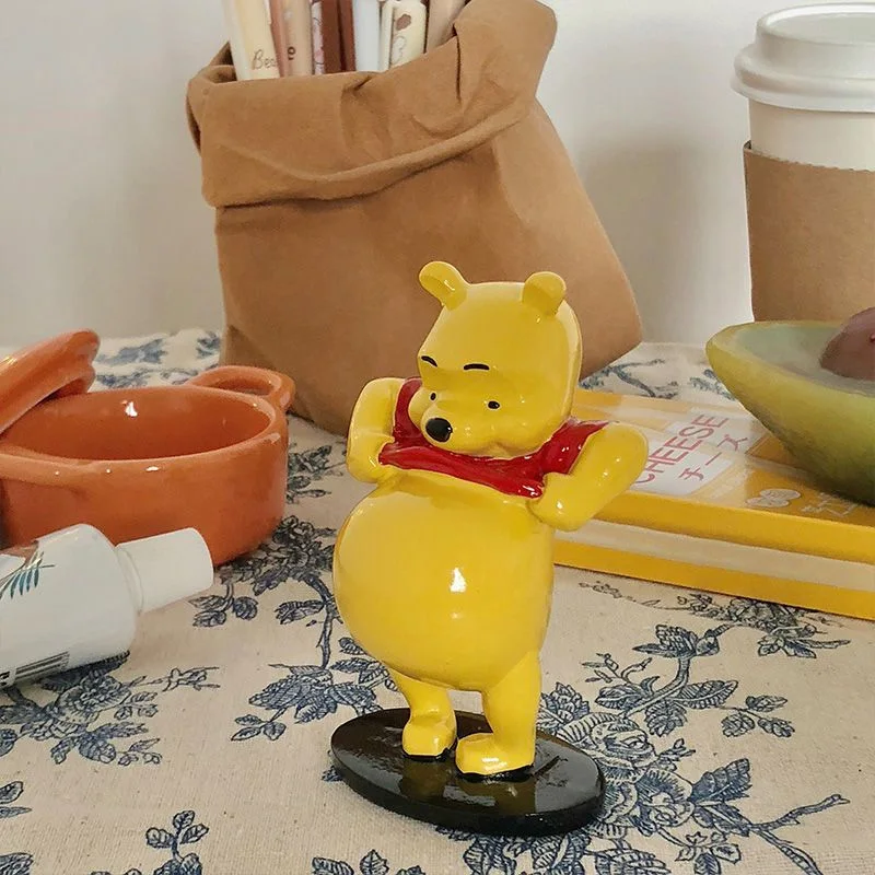 Kawaii Disney wiewiórki Winnie Pooh Bear zabawki figurki akcji ozdoby z żywicy Anime dekoracja domu prezenty świąteczne dla dzieci dziewczynki