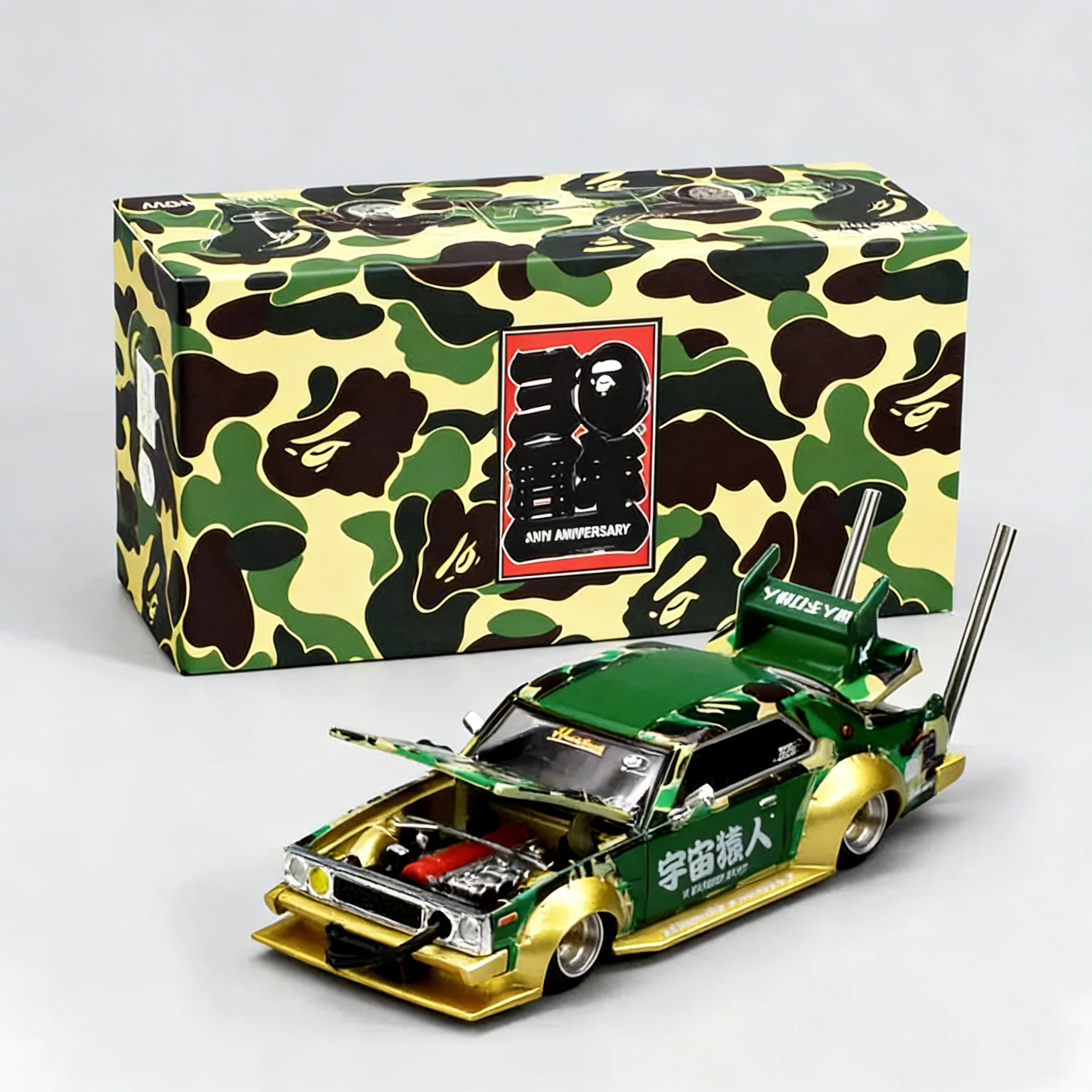 

POPRACE X BAPE 1:64 Nissan Skyline C210 в стиле Bosozoku (BAPE 30th Anniversary) — Коллекционная модель автомобиля из литого металла — издание «Space Ape» в камуфляжной расцветке