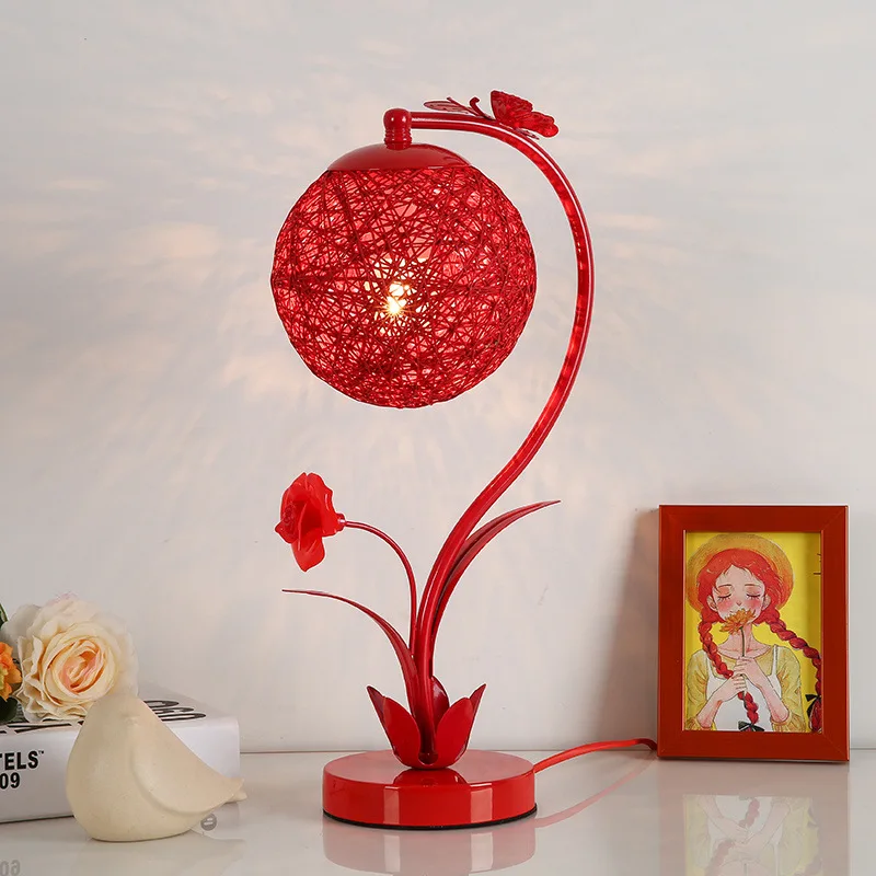 寝室の花嫁持参金ギフト、赤いペア、装飾的なエバーブライトランプ、お祝い、ランプ装飾