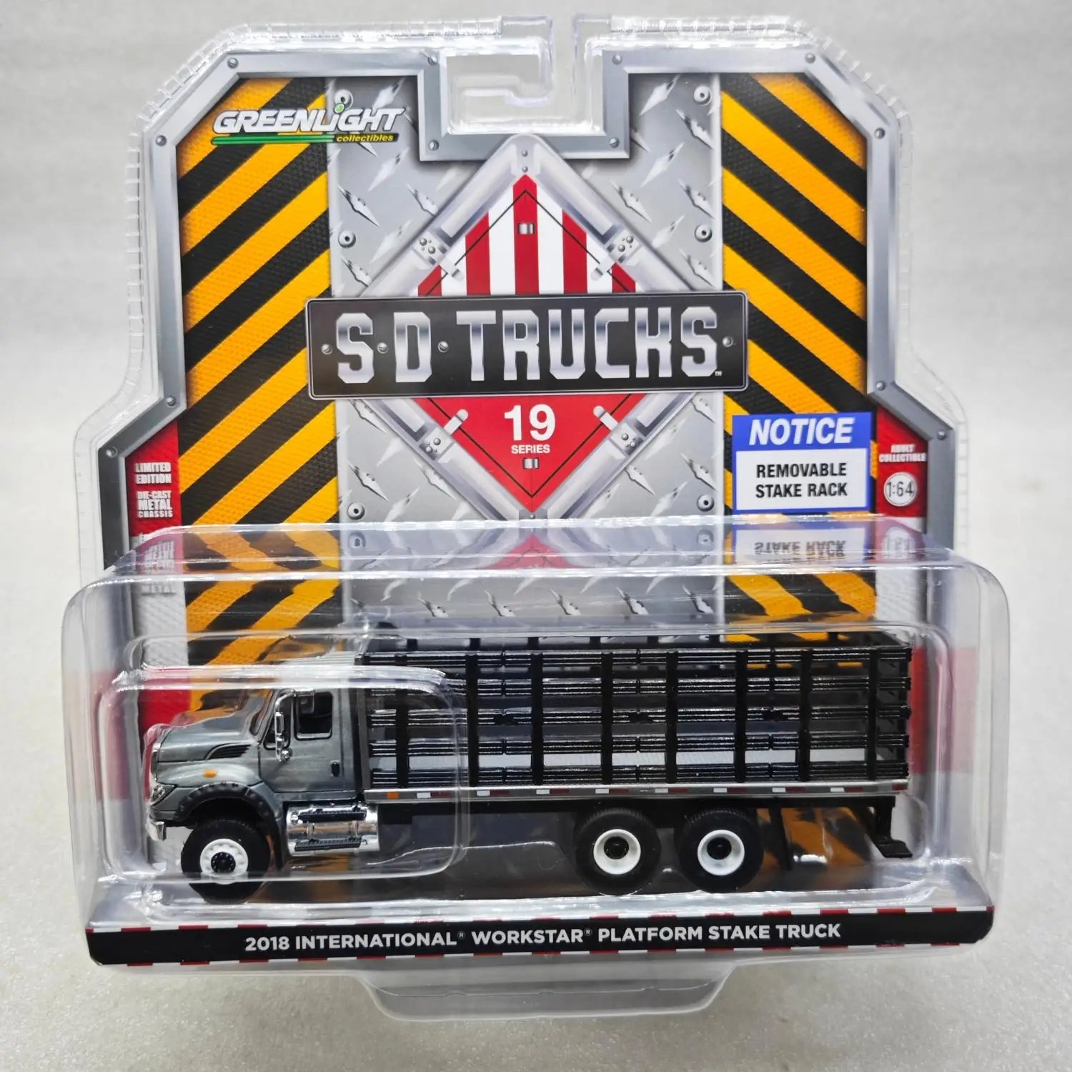 

Green Light 1:64 S.D. Truck 19-2018 International Work Star Platform Pile Truck Varnish 45190-B Car Model Collection Gift For To
