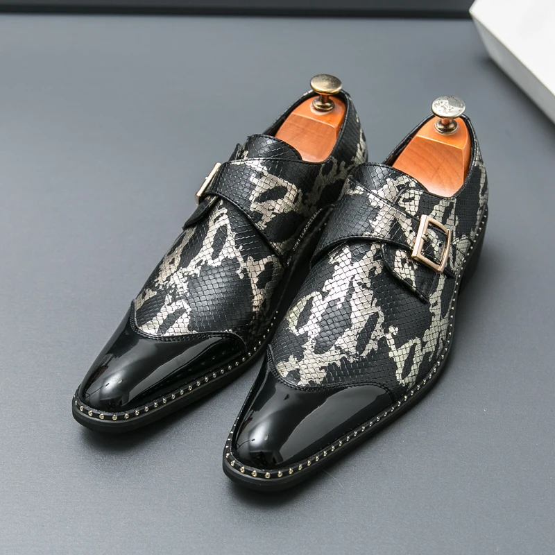 الاتجاه الجديد أشار تو الدانتيل يصل نمط جلد الثعبان براءات أحذية من الجلد مصمم أوكسفورد فستان الزفاف الأحذية Zapatos Hombre