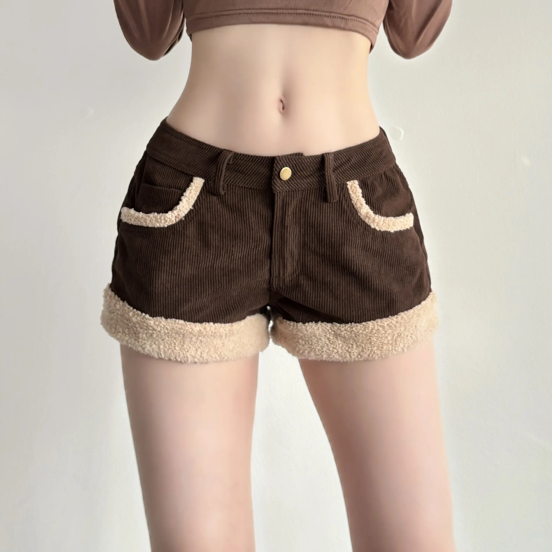 

Осенне-зимние повседневные коричневые вельветовые шорты в стиле пэчворк с карманами контрастного цвета для женщин
